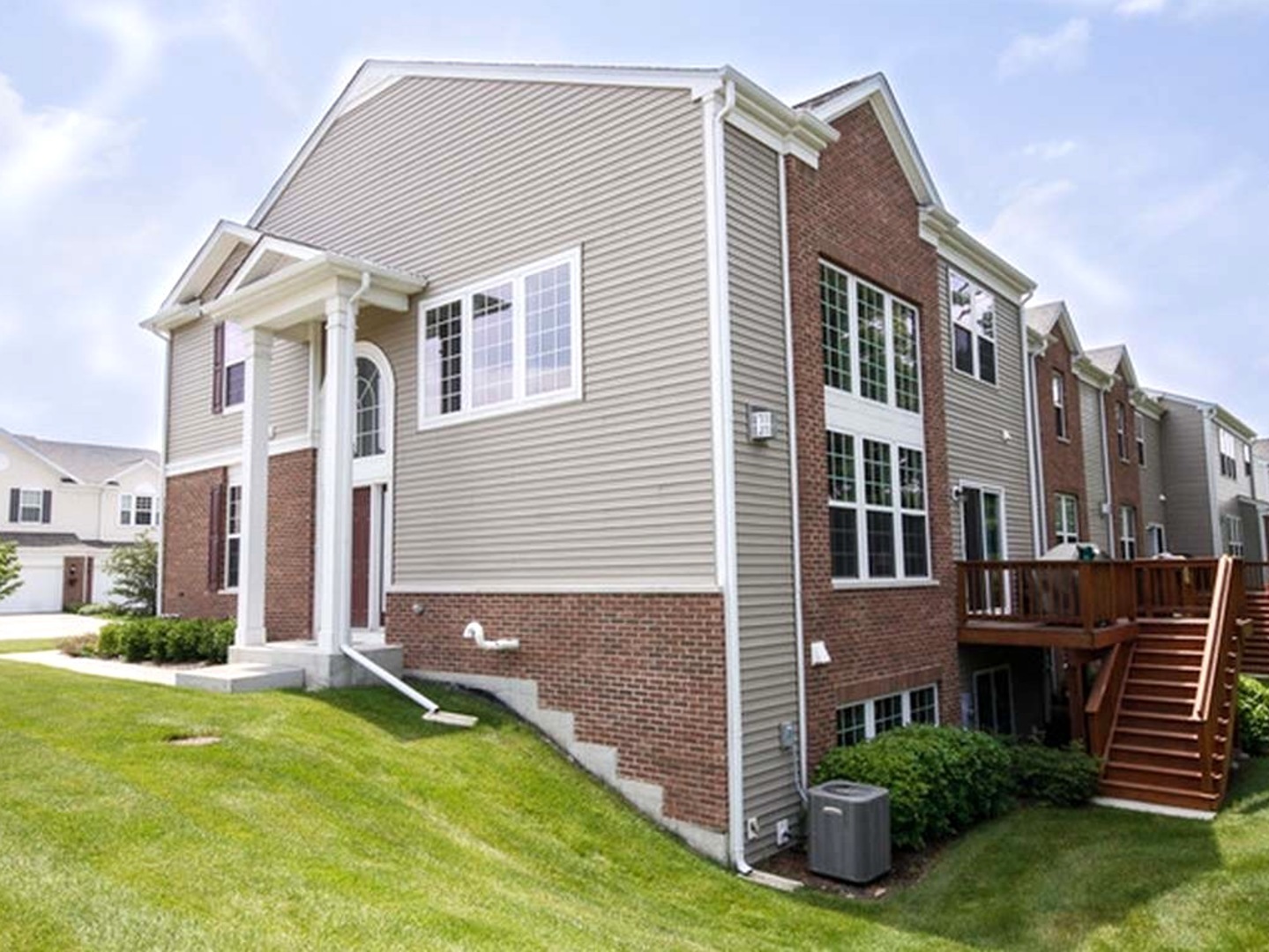 10S400 Carrington Circle #0, Willowbrook, IL 60527