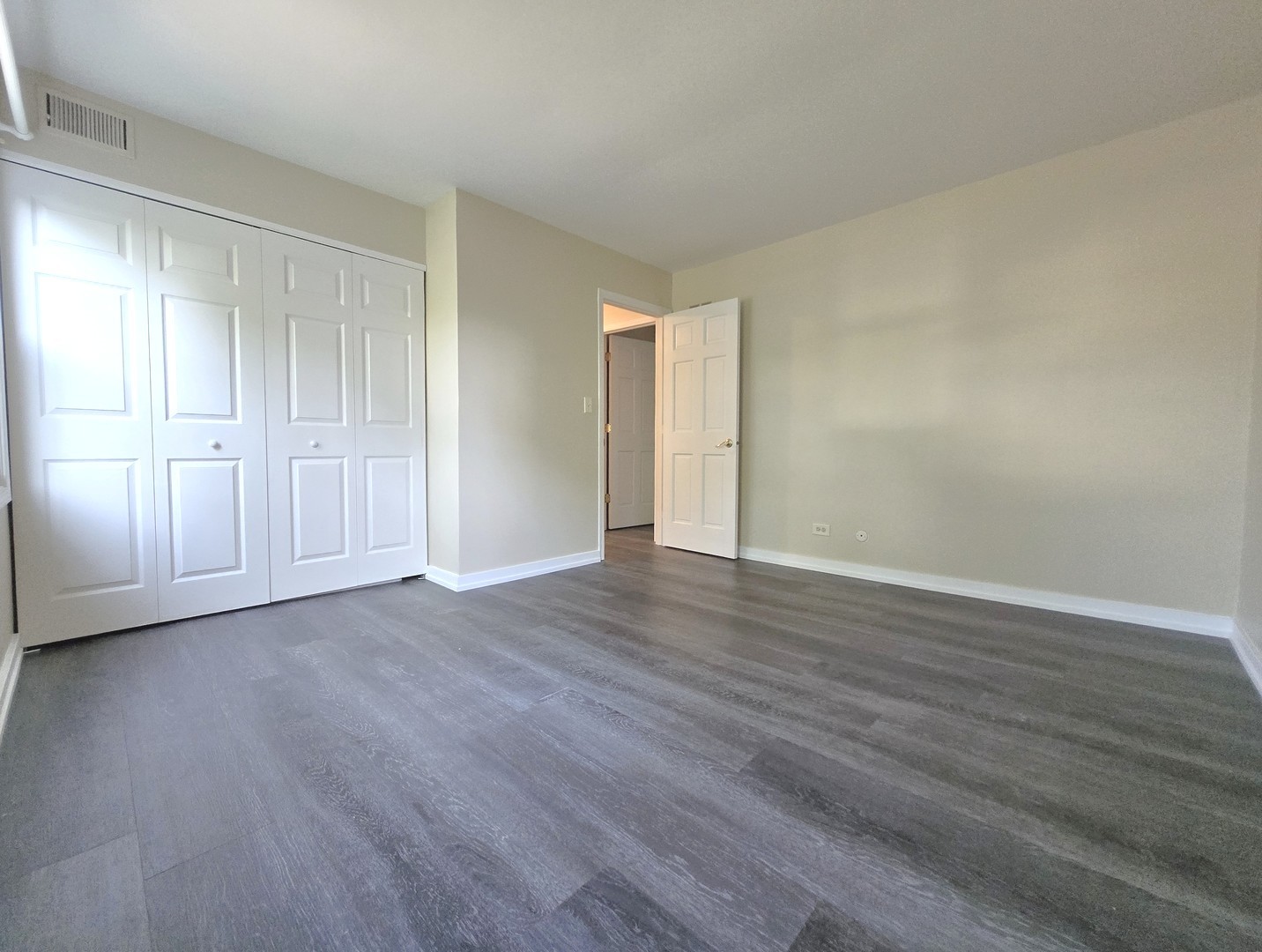 4946 Somerton Drive, Hoffman Estates, IL 60010