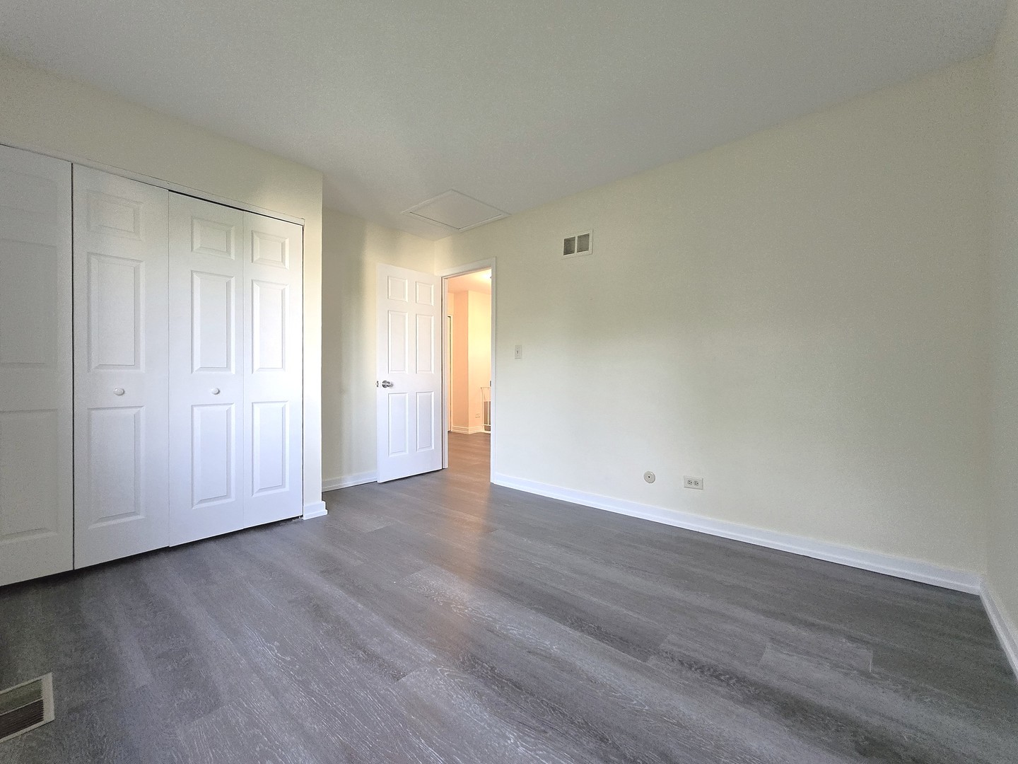 4946 Somerton Drive, Hoffman Estates, IL 60010