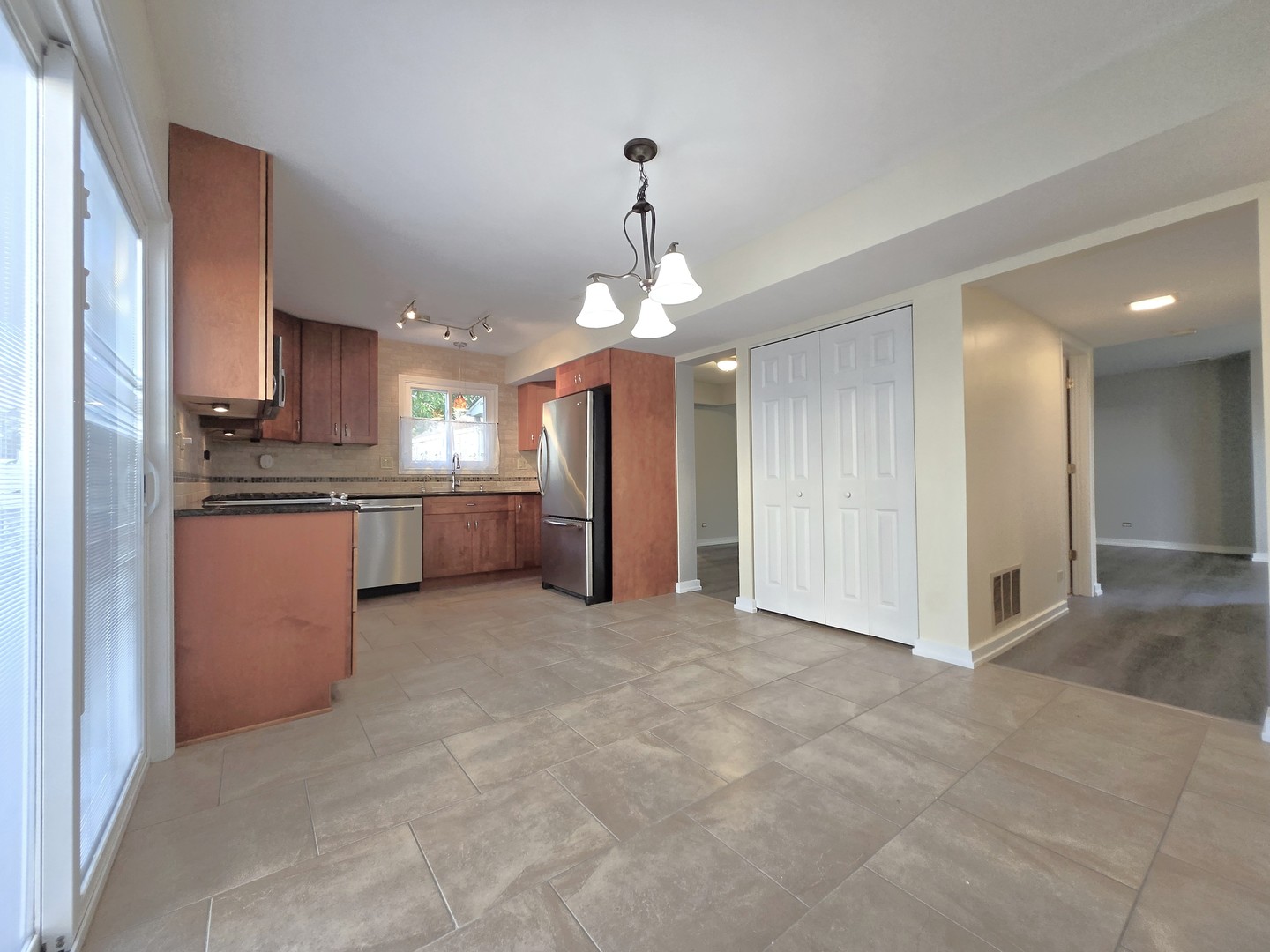 4946 Somerton Drive, Hoffman Estates, IL 60010
