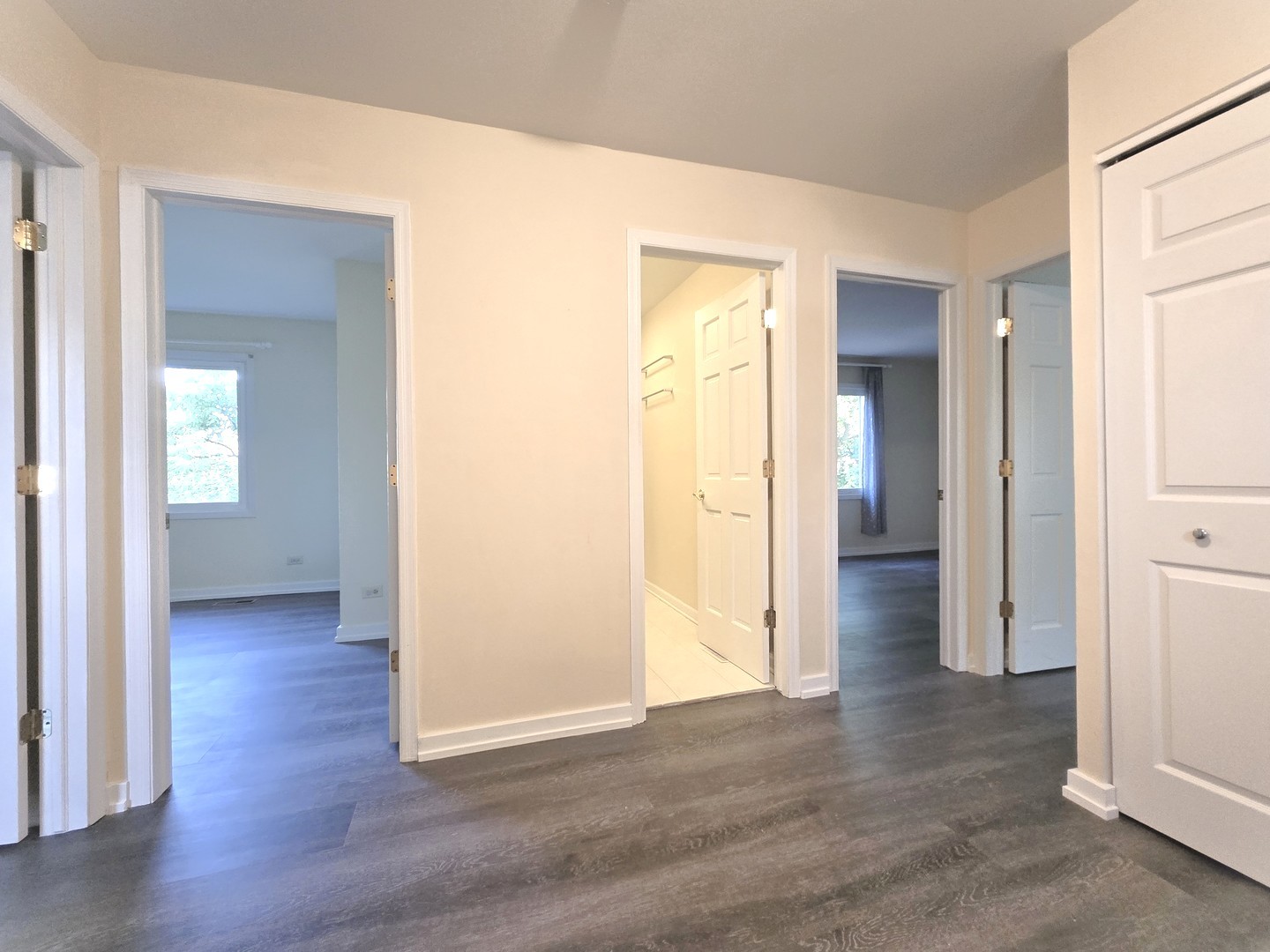 4946 Somerton Drive, Hoffman Estates, IL 60010