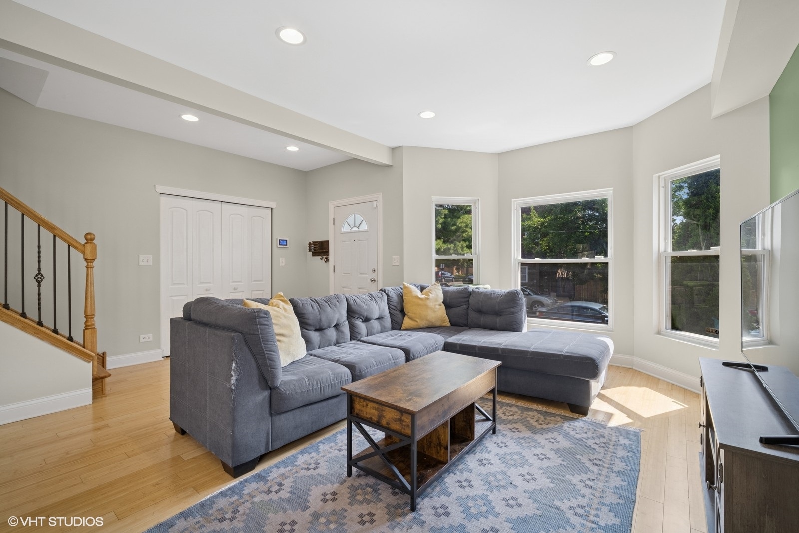 2256 N Lavergne Avenue, Chicago, IL 60639