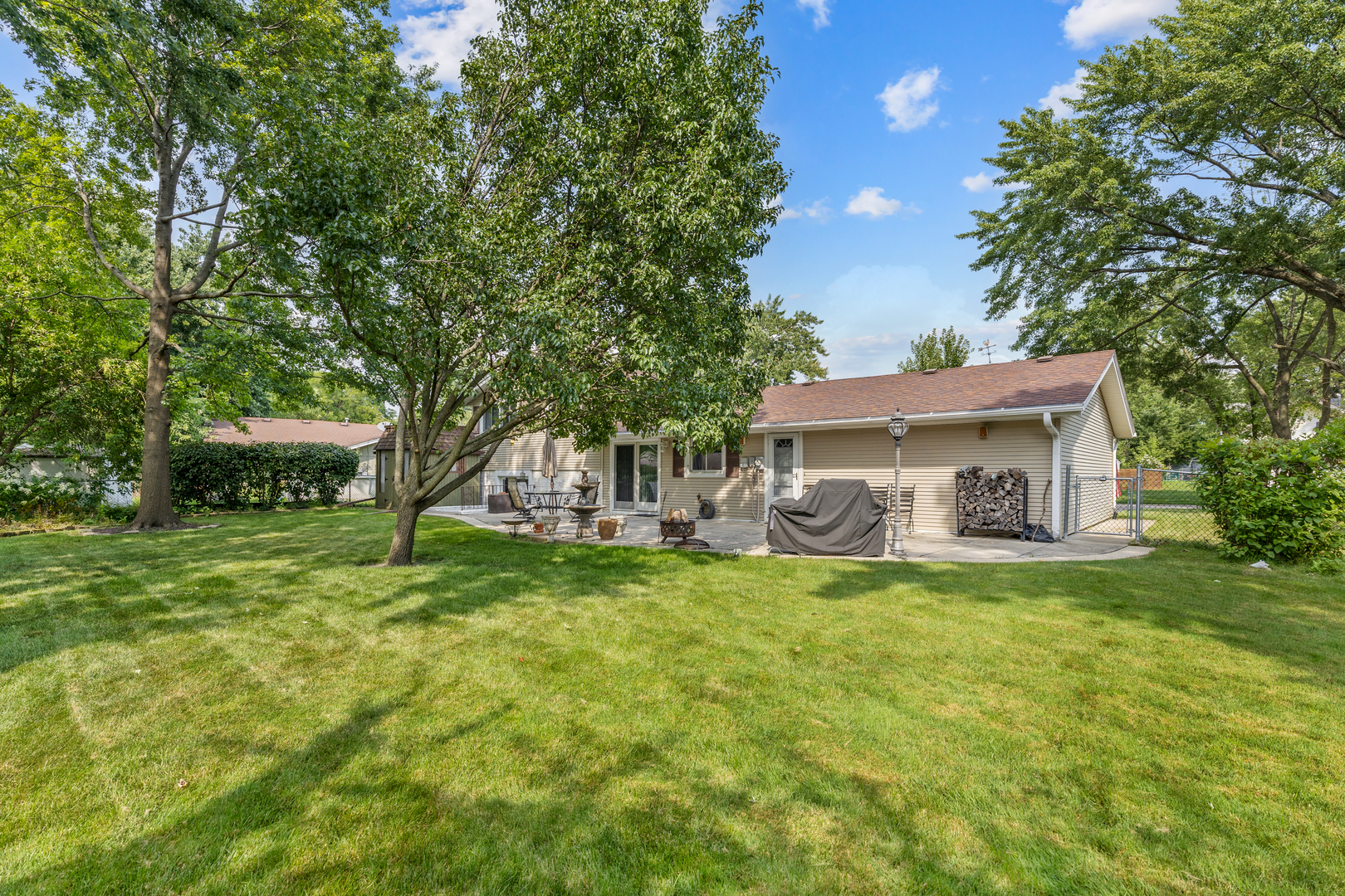1020 Webster Lane, Schaumburg, IL 60193