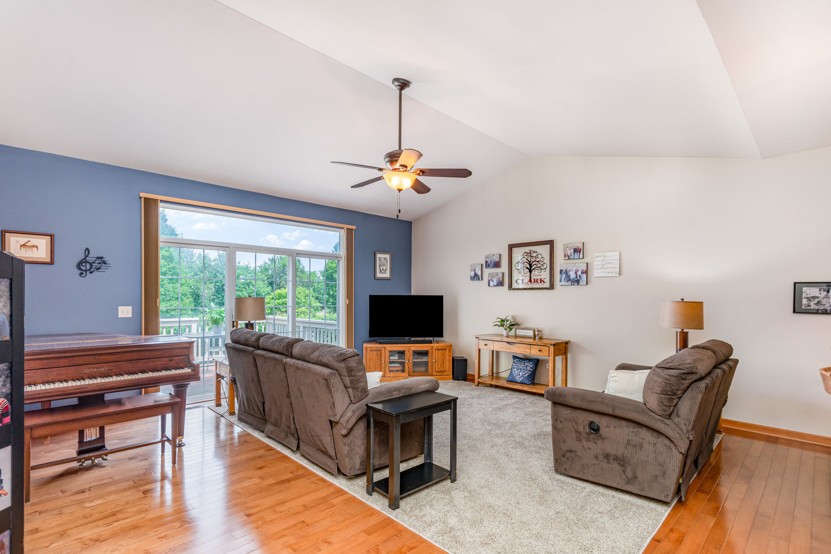 1460 Sedona Avenue, Aurora, IL 60504