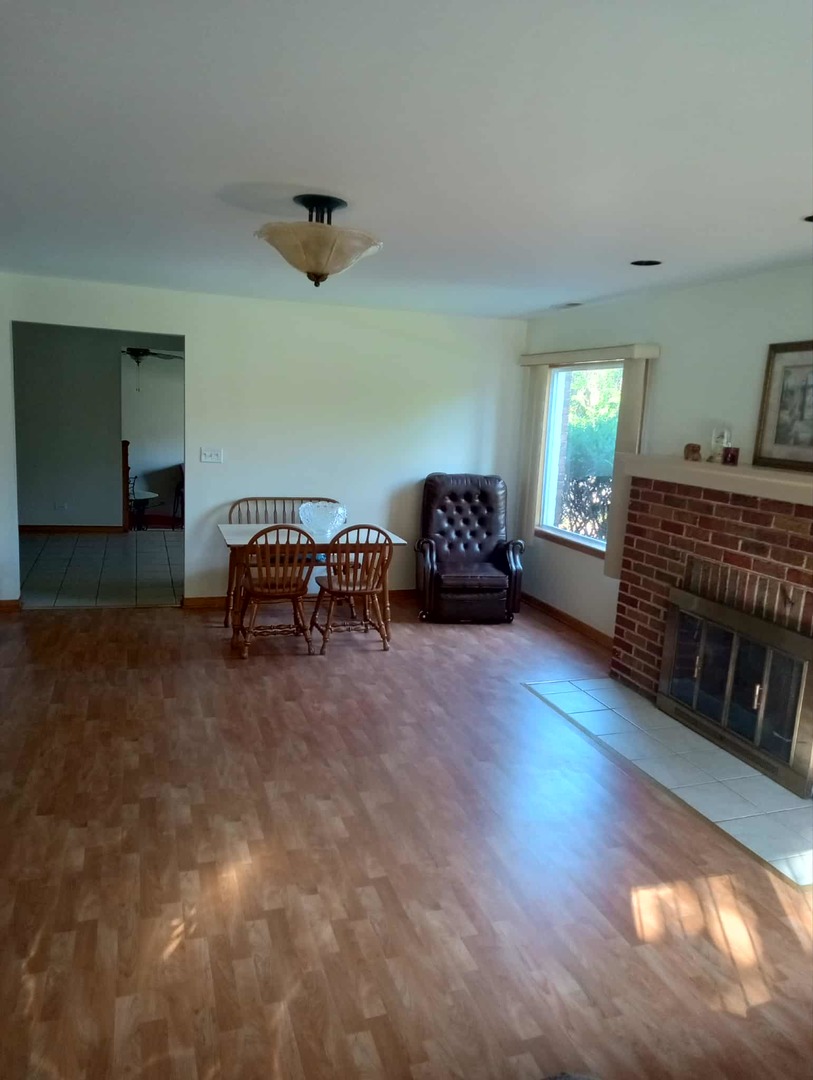 14900 Perry Avenue, South Holland, IL 60473