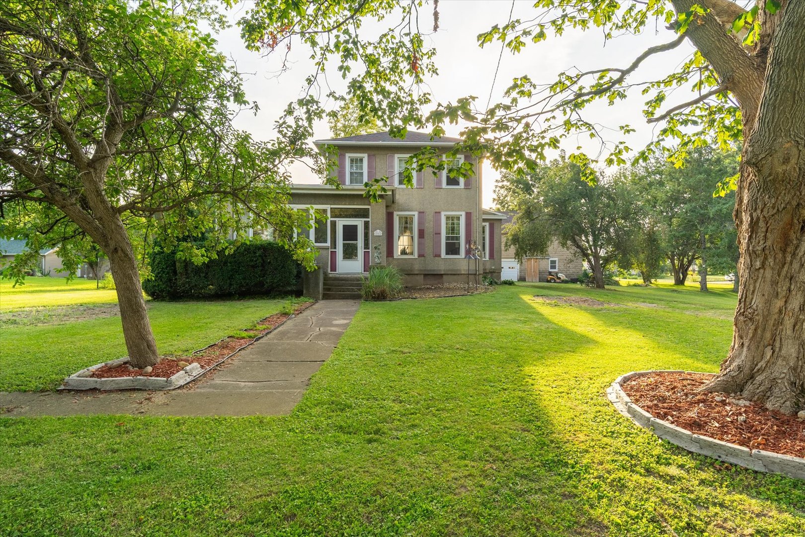 202 S Locust Street, Malden, IL 61337