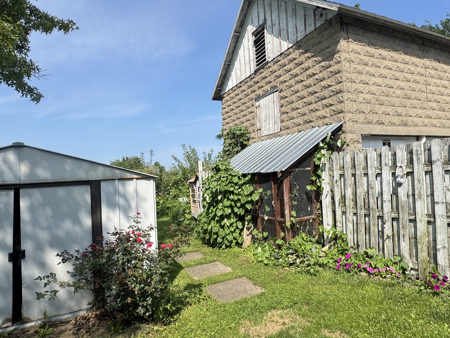 202 S Locust Street, Malden, IL 61337