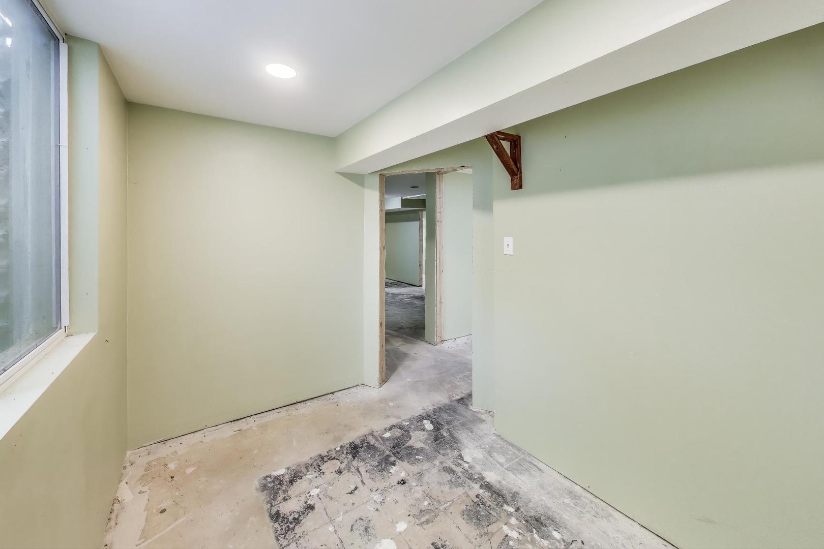 2102 Salem Boulevard, Zion, IL 60099