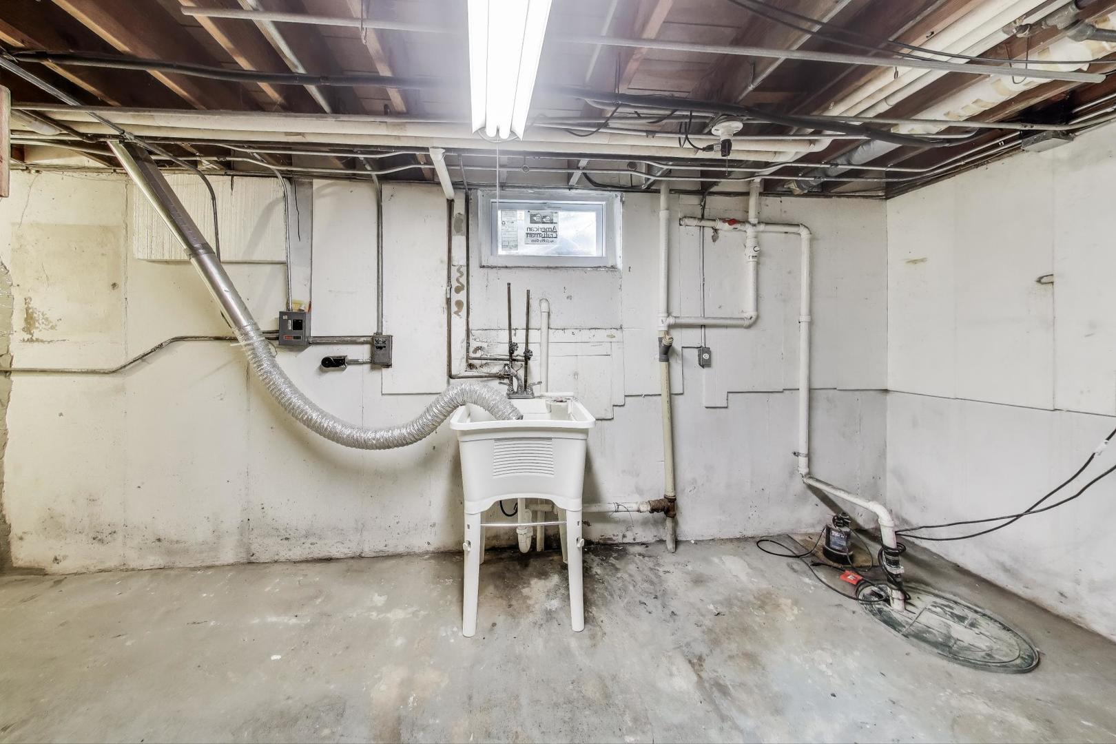 2102 Salem Boulevard, Zion, IL 60099
