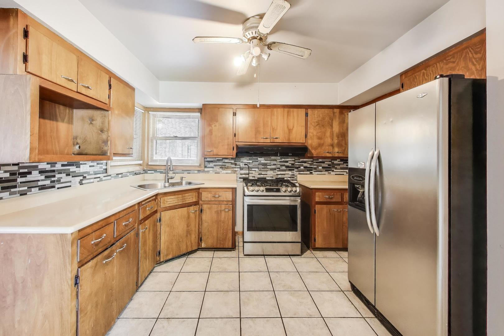 2102 Salem Boulevard, Zion, IL 60099