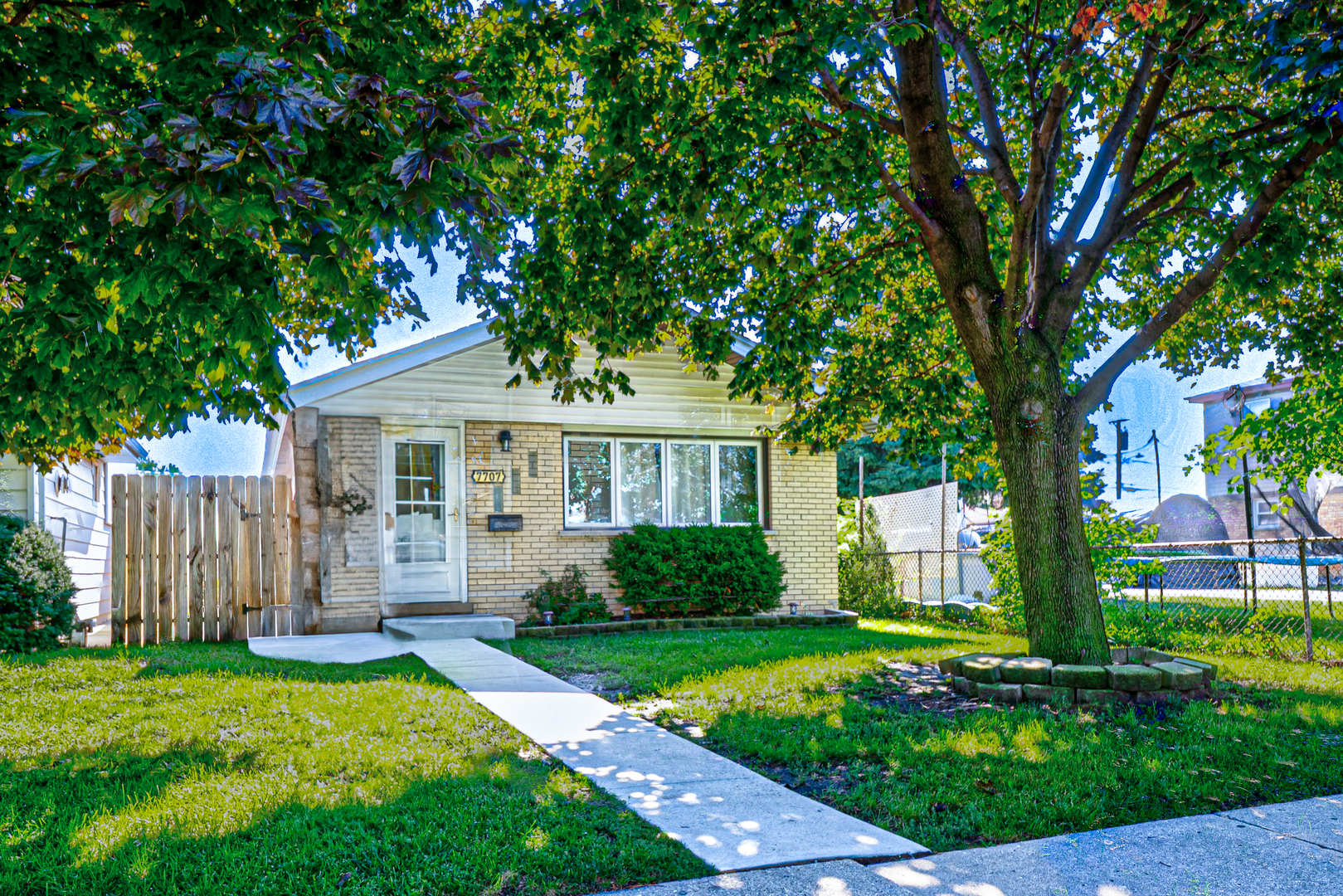 7707 Mobile Avenue, Burbank, IL 60459