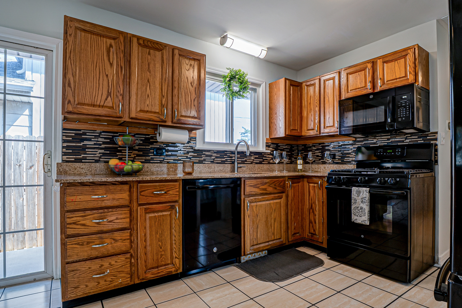 7707 Mobile Avenue, Burbank, IL 60459