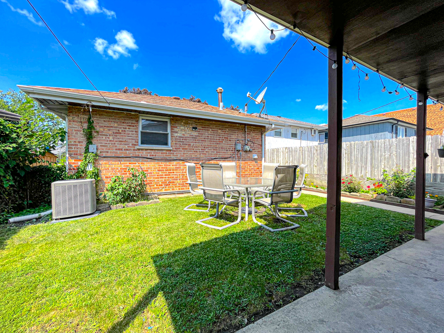 7707 Mobile Avenue, Burbank, IL 60459