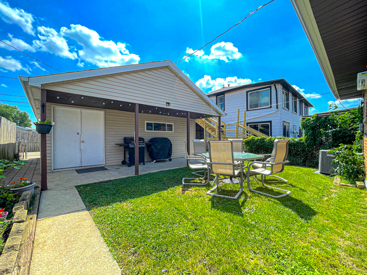 7707 Mobile Avenue, Burbank, IL 60459