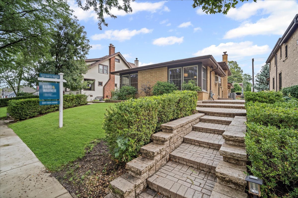 421 N Elm Street, Itasca, IL 60143