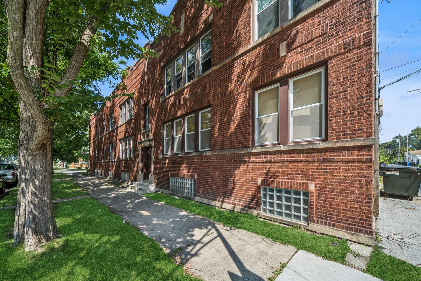 8557 S Justine Street, Chicago, IL 60620