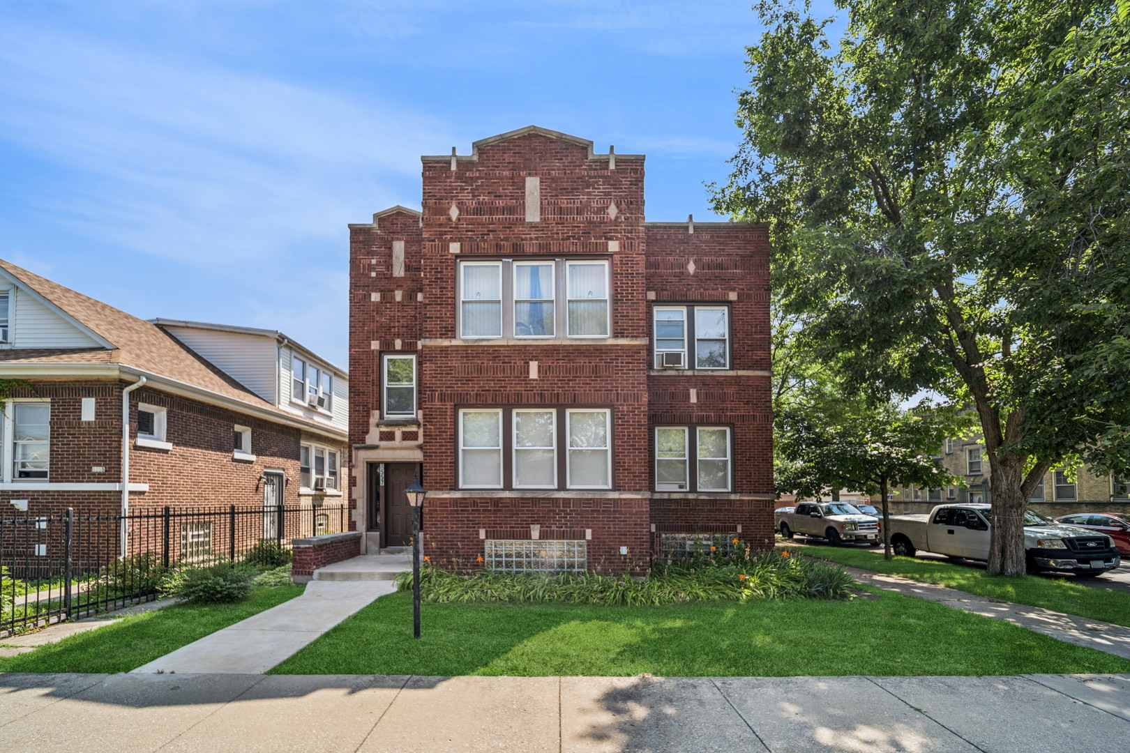 8557 S Justine Street, Chicago, IL 60620