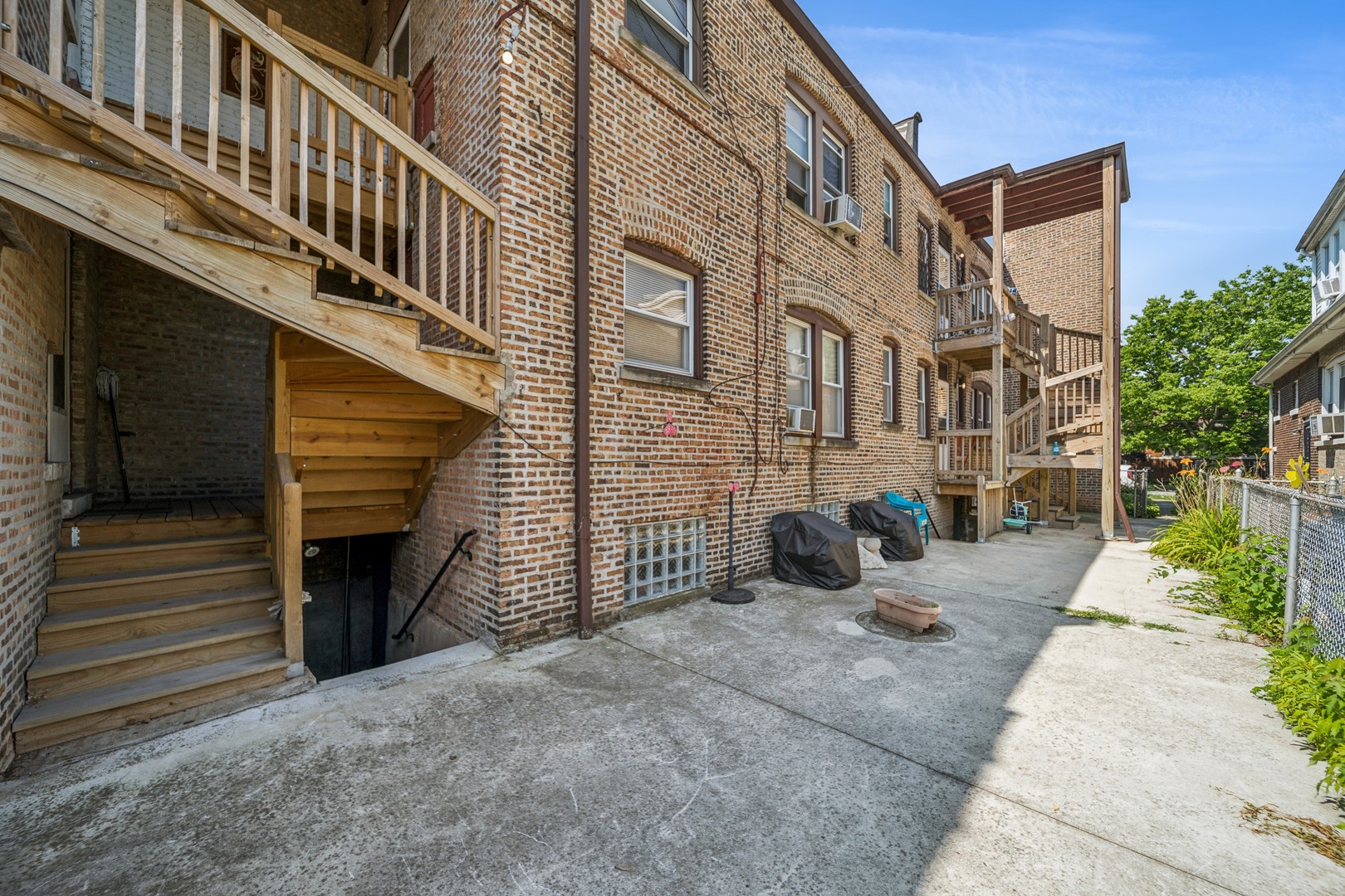 8557 S Justine Street, Chicago, IL 60620
