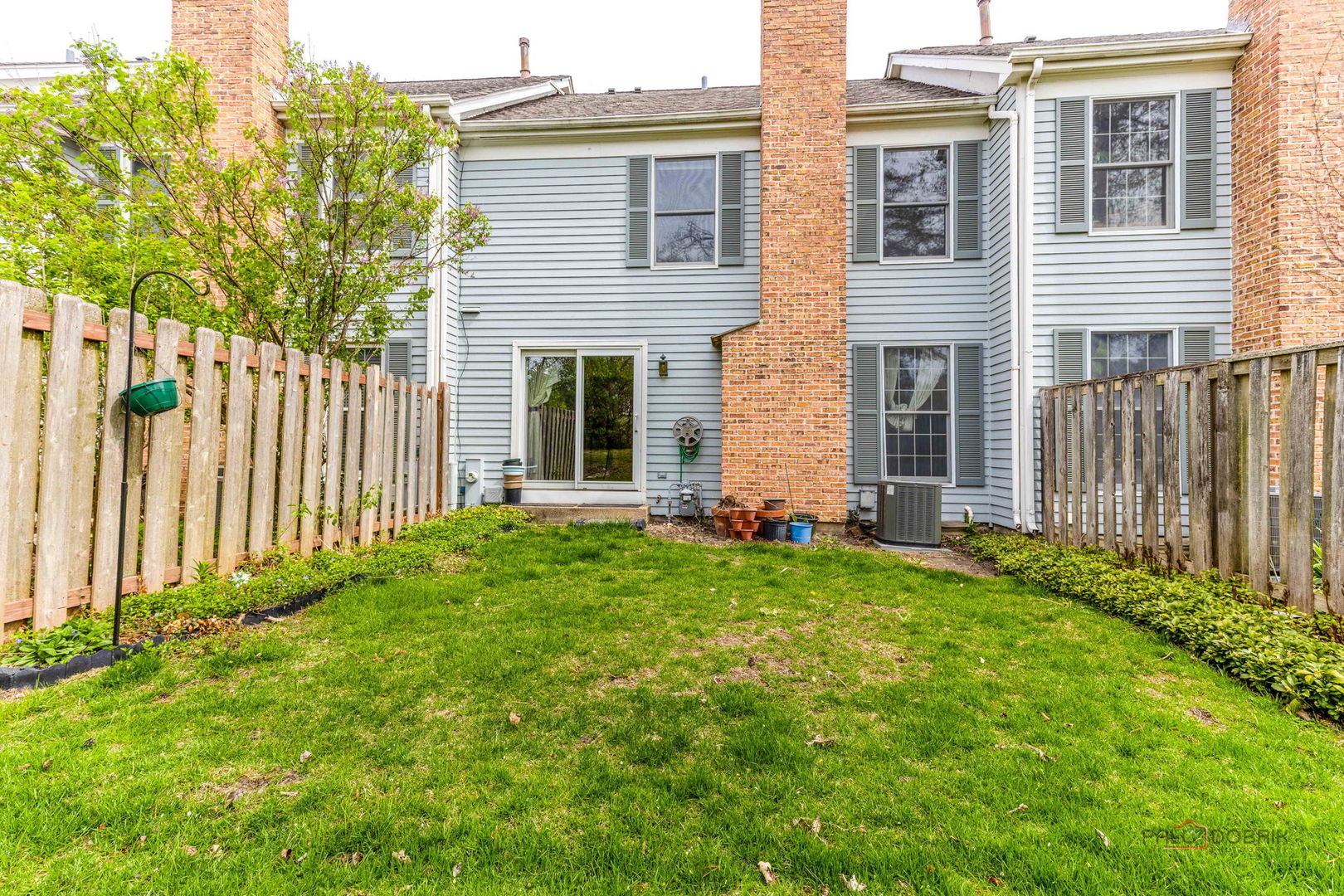 851 Sutton Court, Lincolnshire, IL 60069