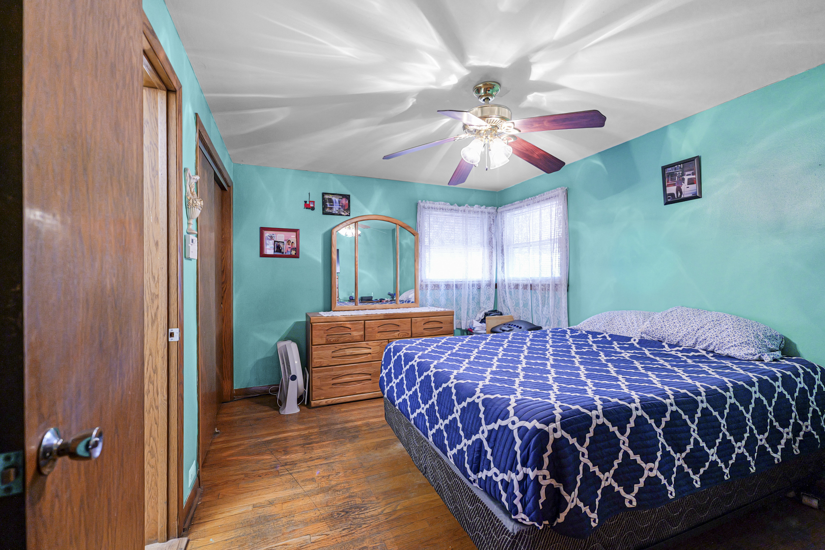 2949 W 100th Street, Evergreen Park, IL 60805