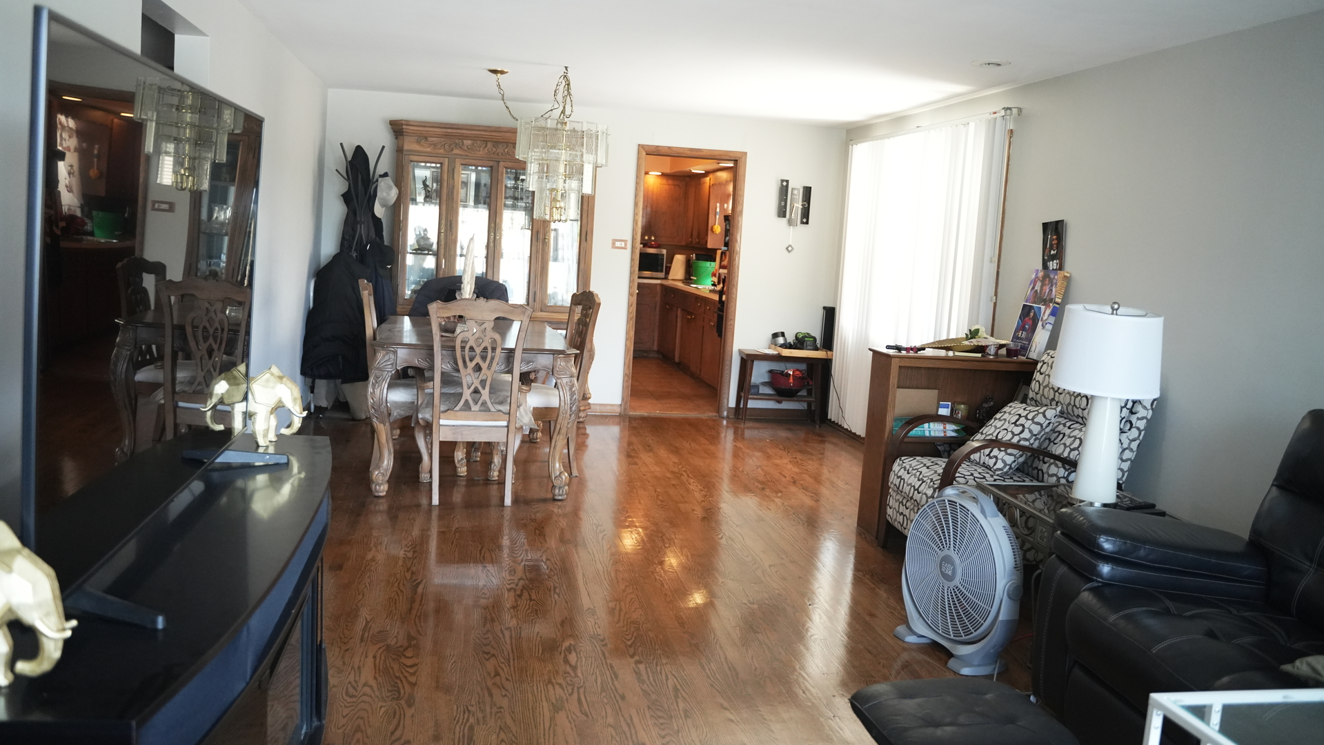 2949 W 100th Street, Evergreen Park, IL 60805