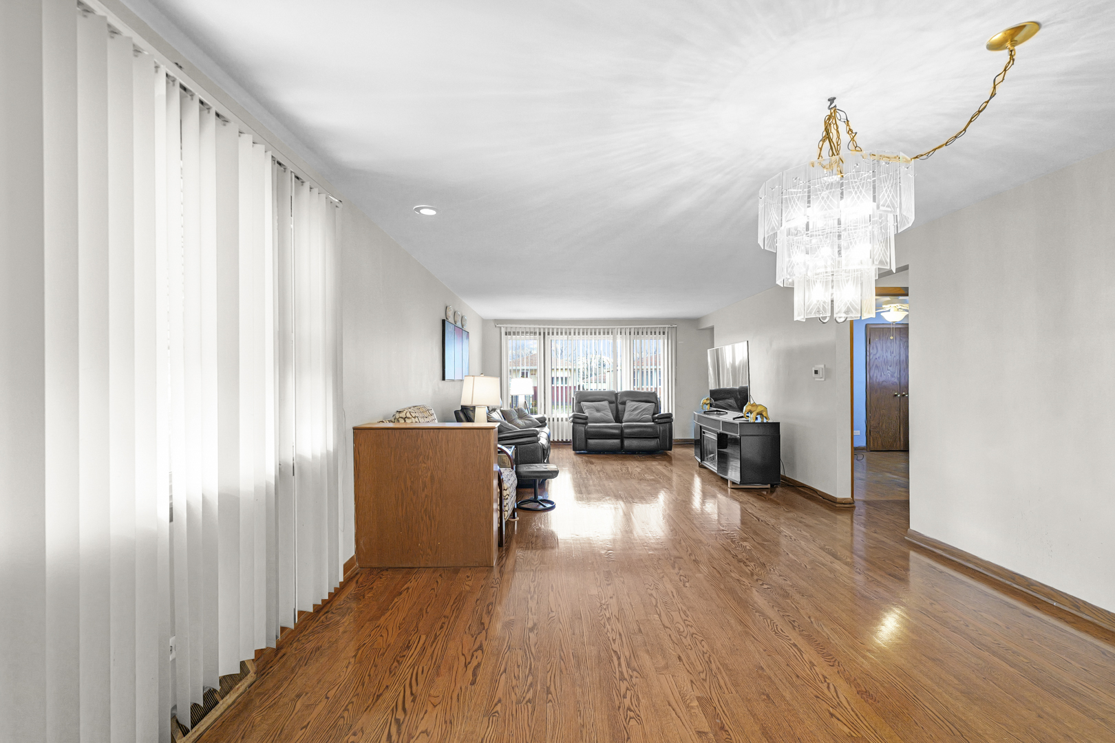 2949 W 100th Street, Evergreen Park, IL 60805