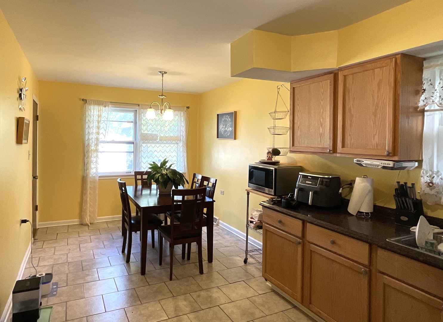 15325 Lincoln Avenue, Harvey, IL 60426