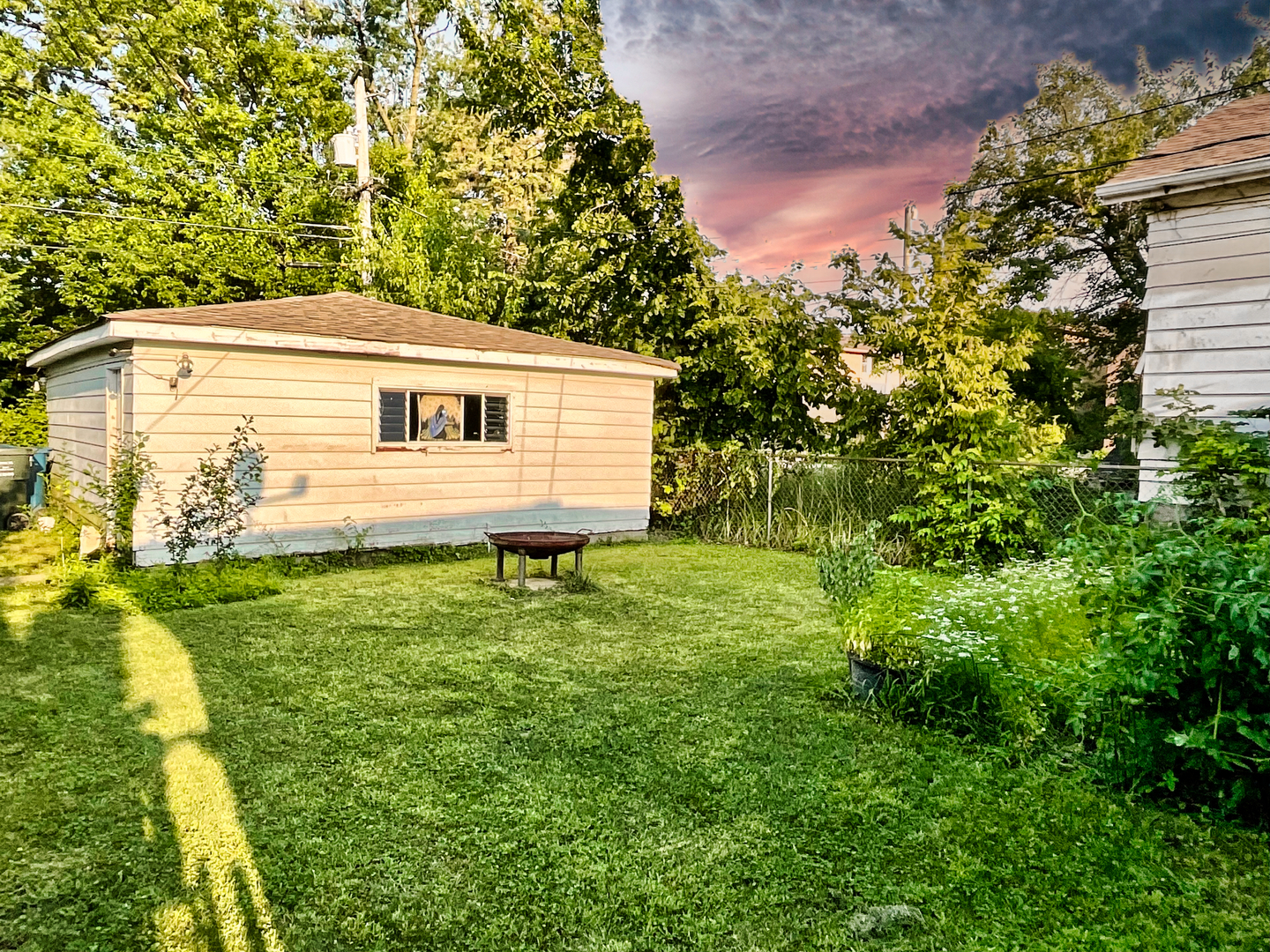 15325 Lincoln Avenue, Harvey, IL 60426