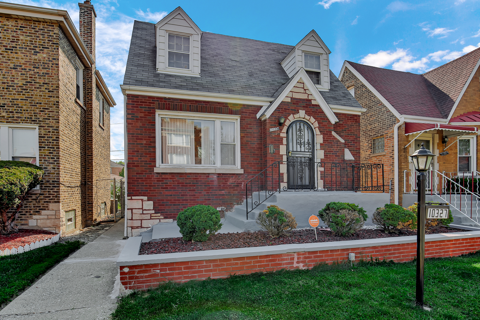 10327 S Calumet Avenue, Chicago, IL 60628