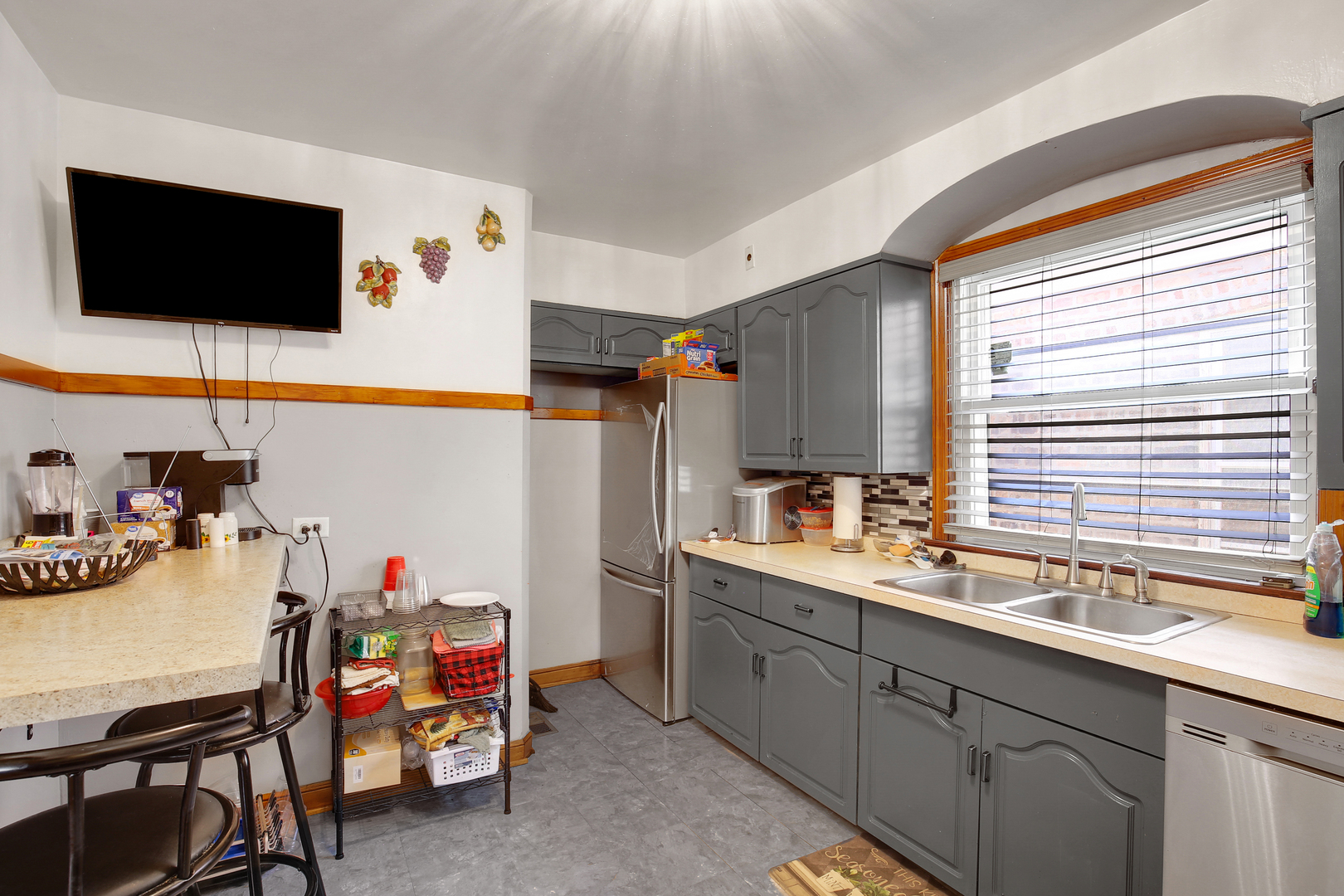 10327 S Calumet Avenue, Chicago, IL 60628