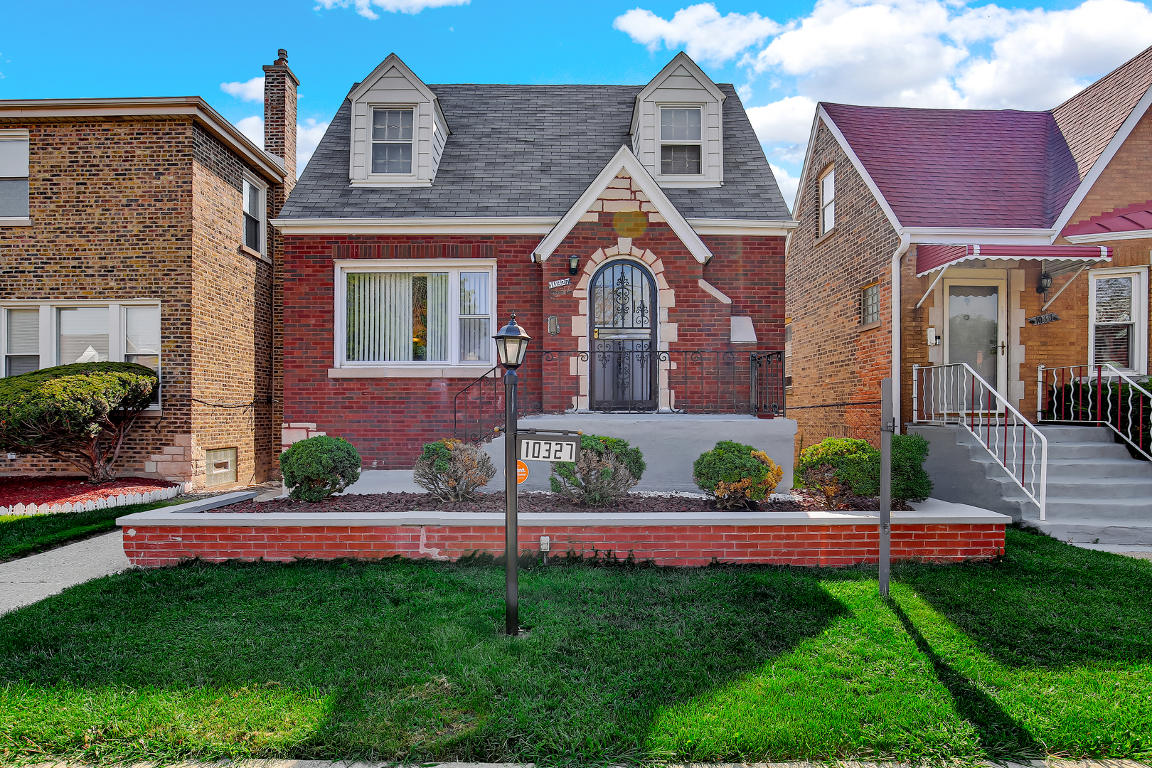 10327 S Calumet Avenue, Chicago, IL 60628