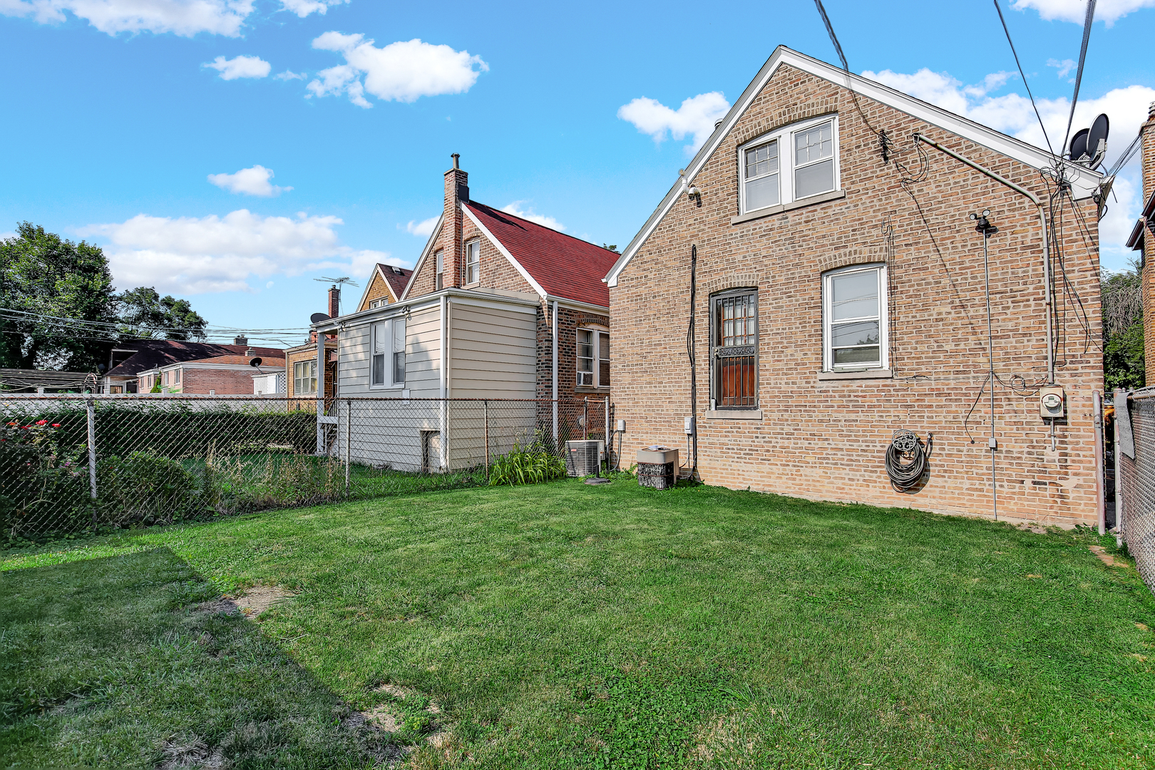 10327 S Calumet Avenue, Chicago, IL 60628