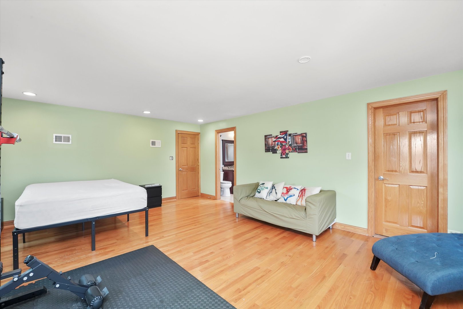 8931 S 83rd Court, Hickory Hills, IL 60457