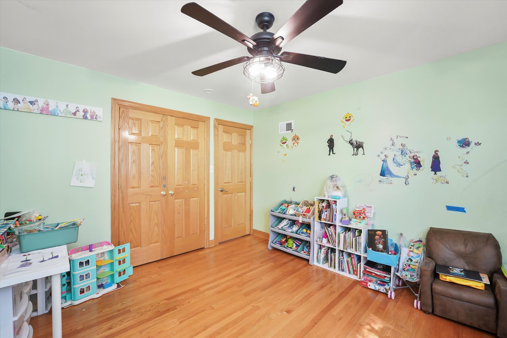 8931 S 83rd Court, Hickory Hills, IL 60457