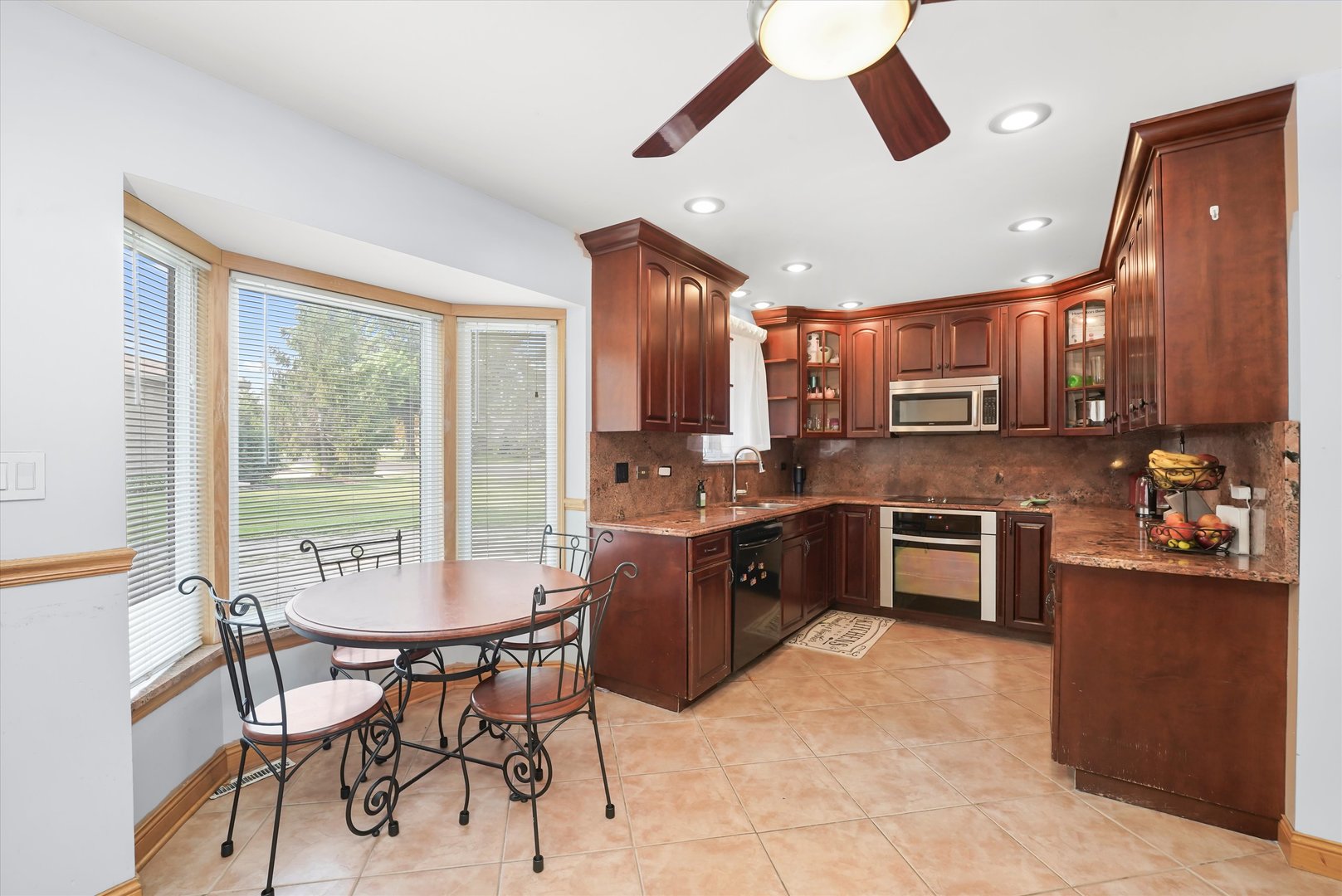 8931 S 83rd Court, Hickory Hills, IL 60457