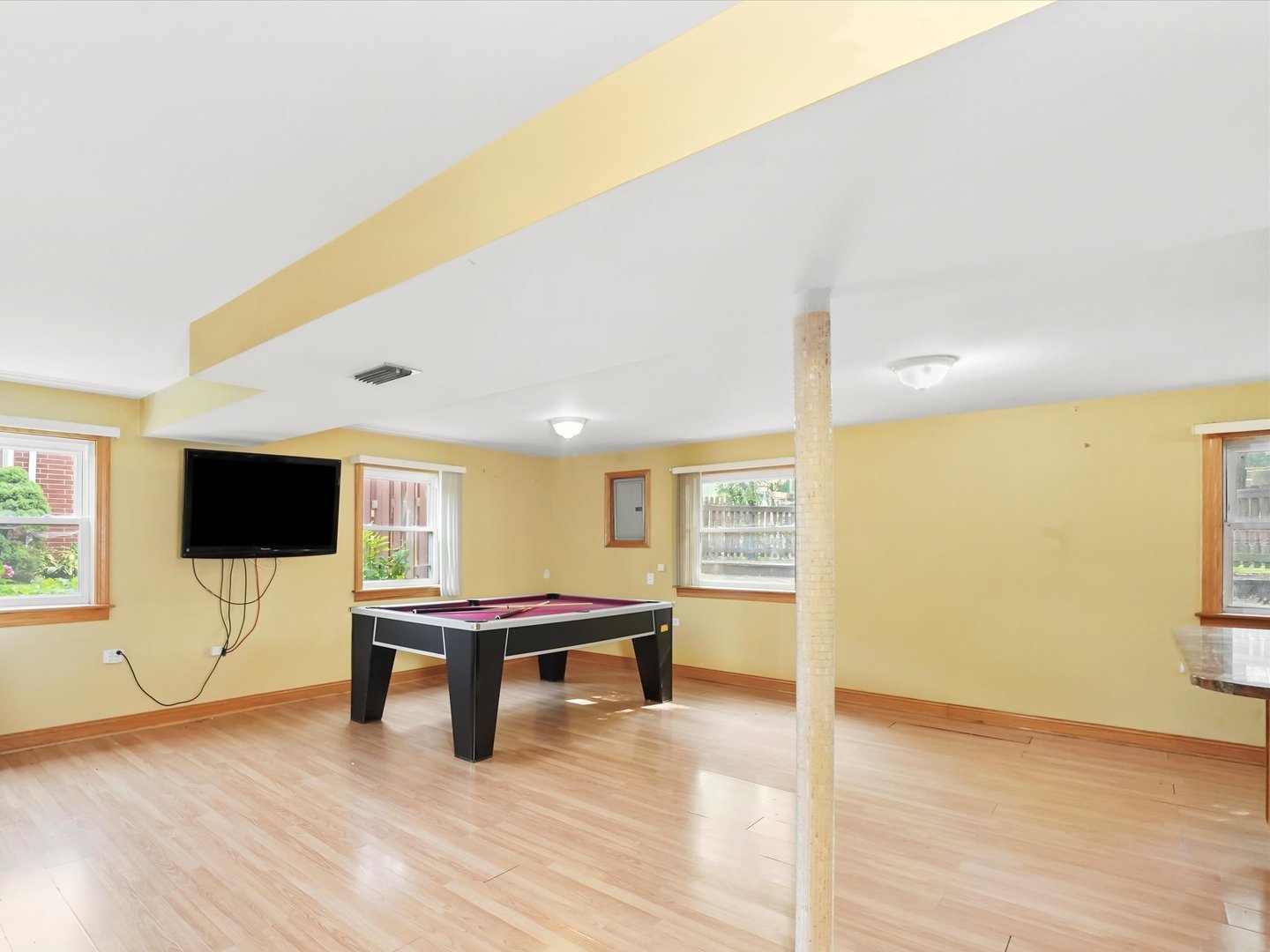 8931 S 83rd Court, Hickory Hills, IL 60457