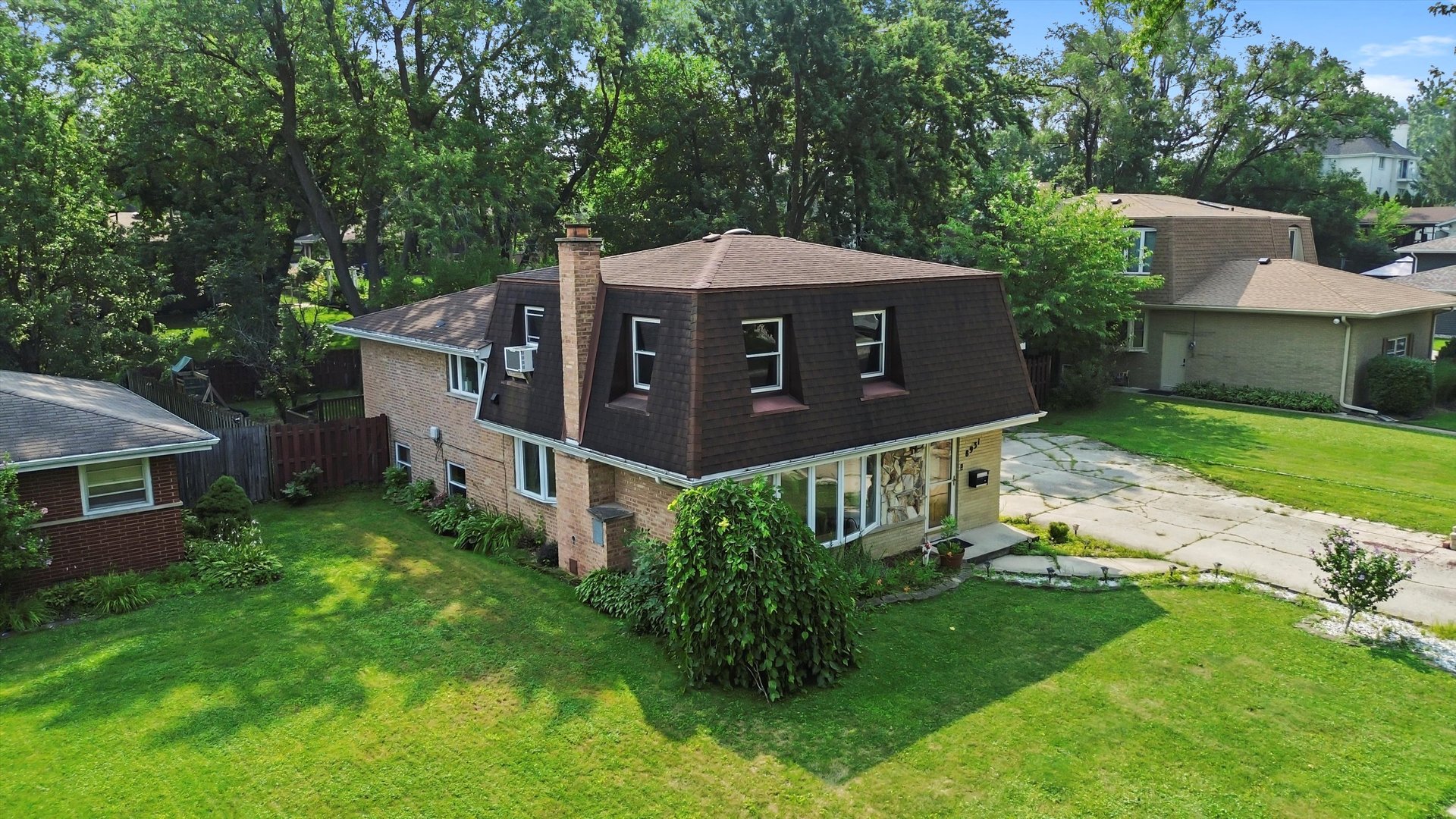 8931 S 83rd Court, Hickory Hills, IL 60457