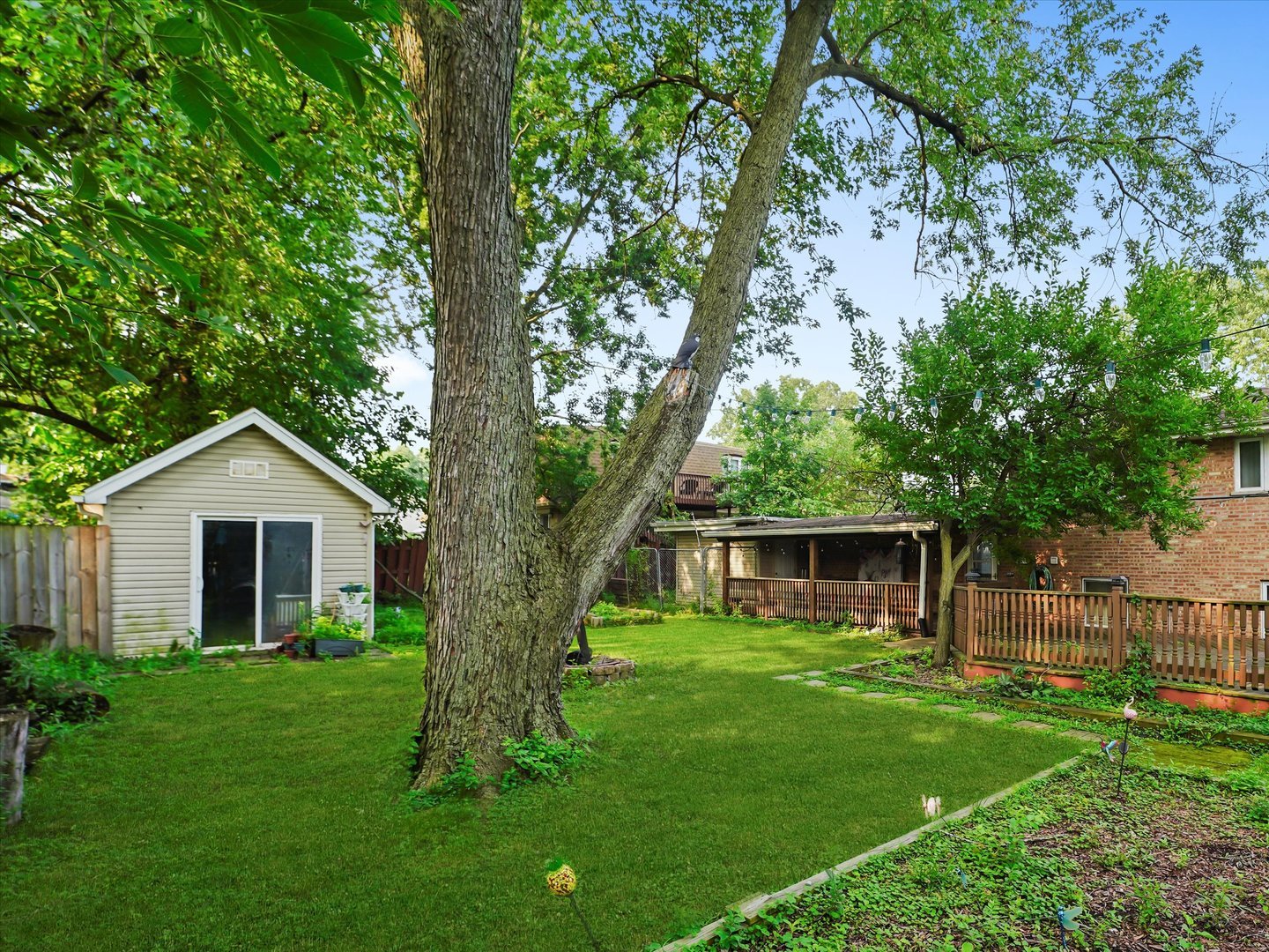 8931 S 83rd Court, Hickory Hills, IL 60457