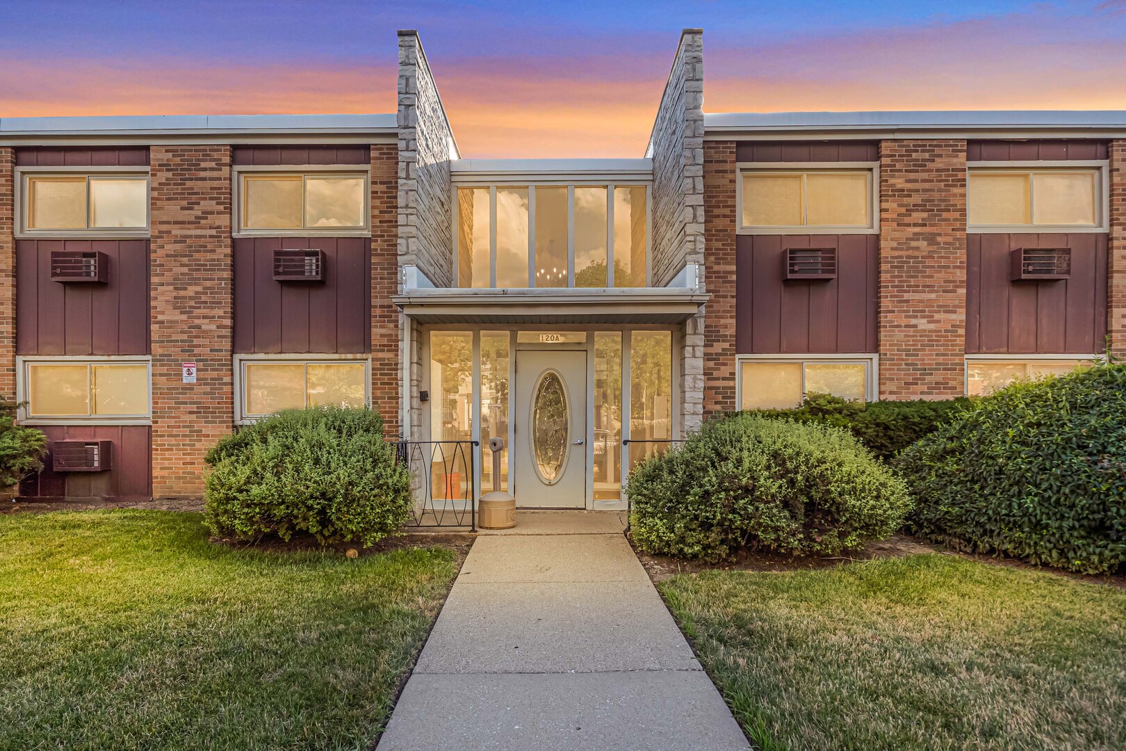 120A Collen Drive #105, Lombard, IL 60148