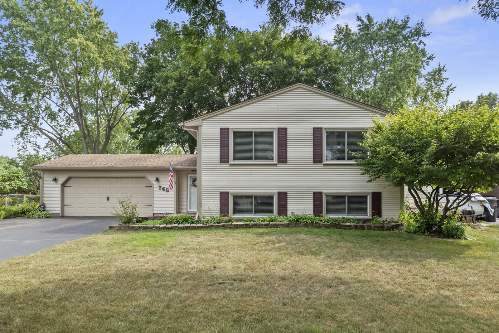 745 Merrimac Street, Cary, IL 60013