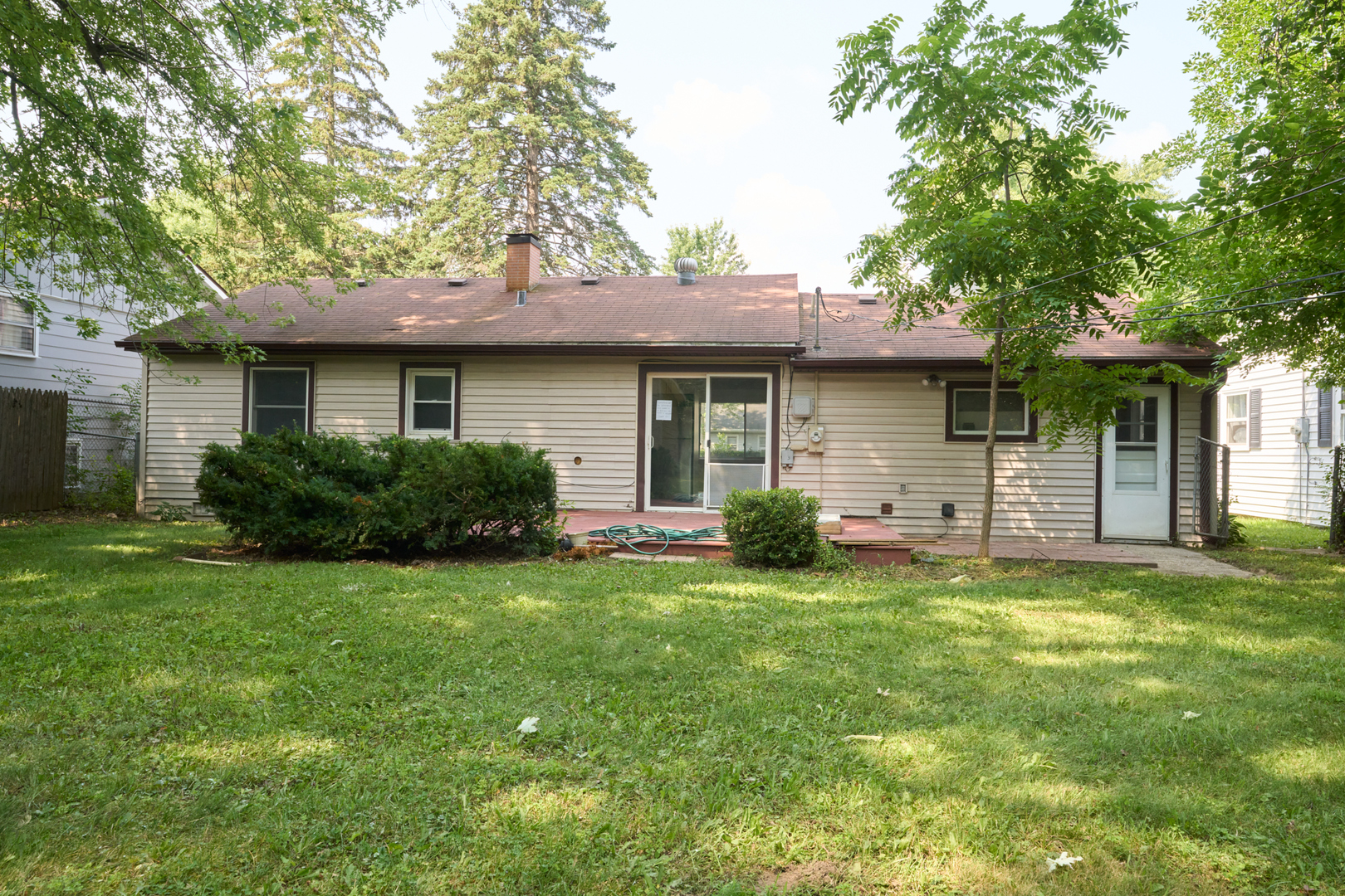 245 MAPLEWOOD Drive, Antioch, IL 60002