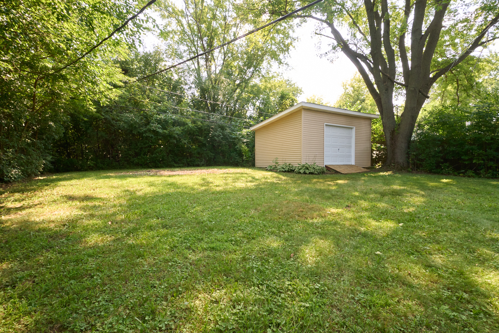 245 MAPLEWOOD Drive, Antioch, IL 60002