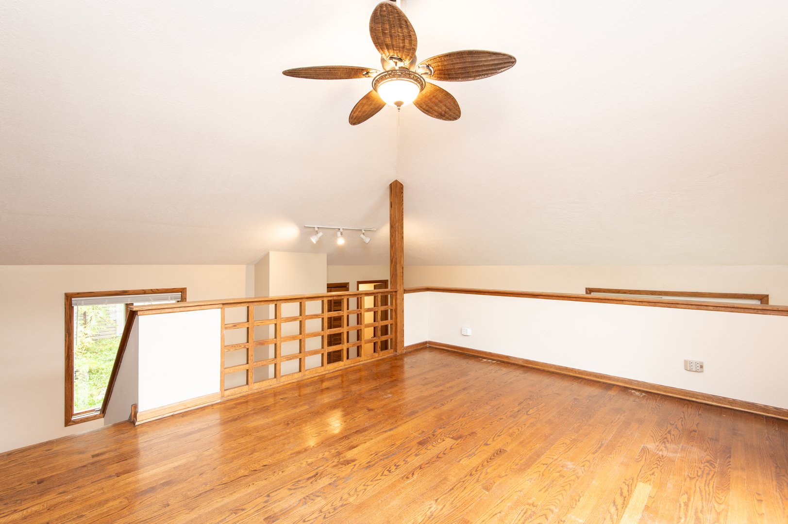 9518 S 89th Avenue, Palos Hills, IL 60465