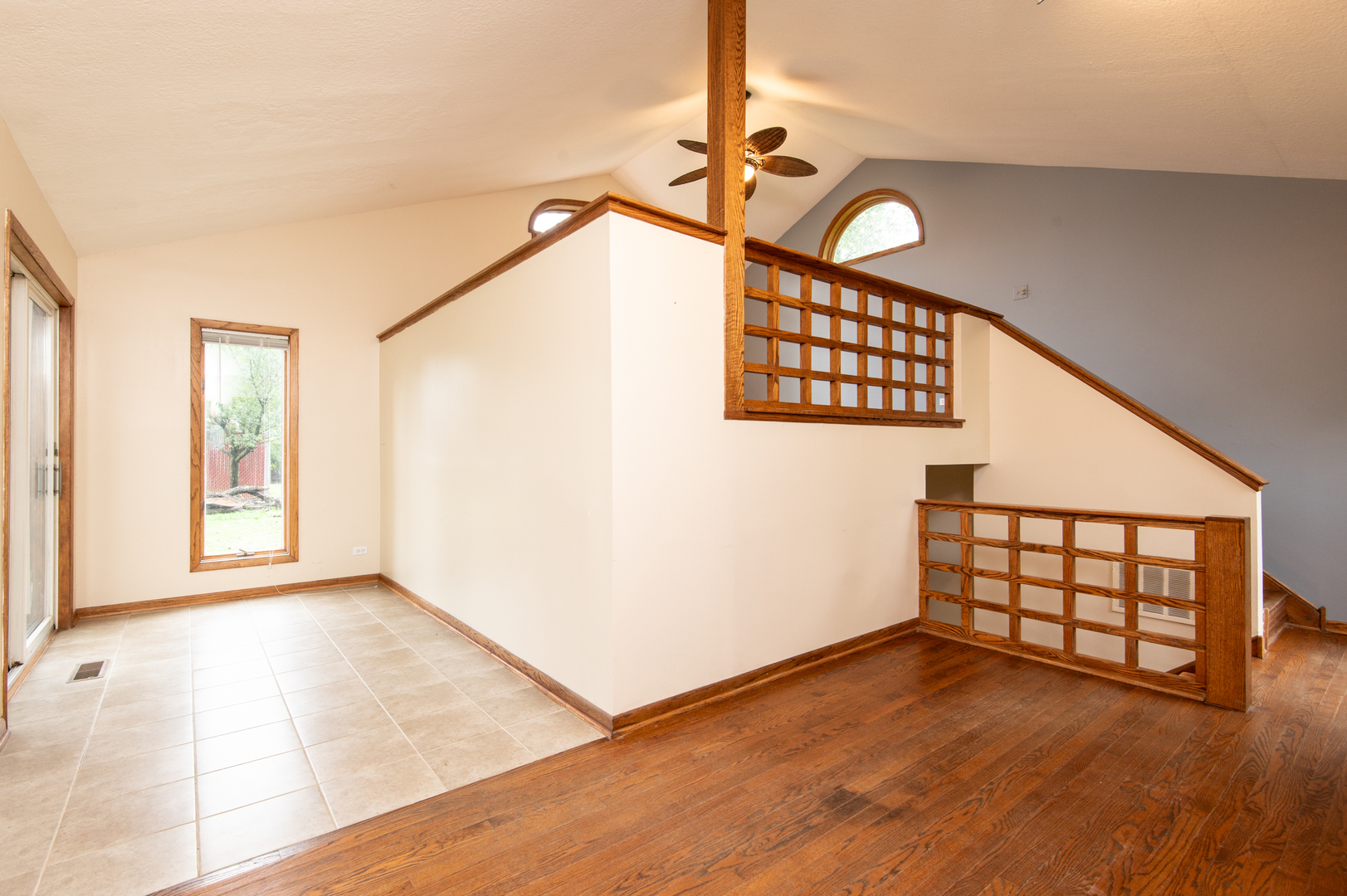 9518 S 89th Avenue, Palos Hills, IL 60465