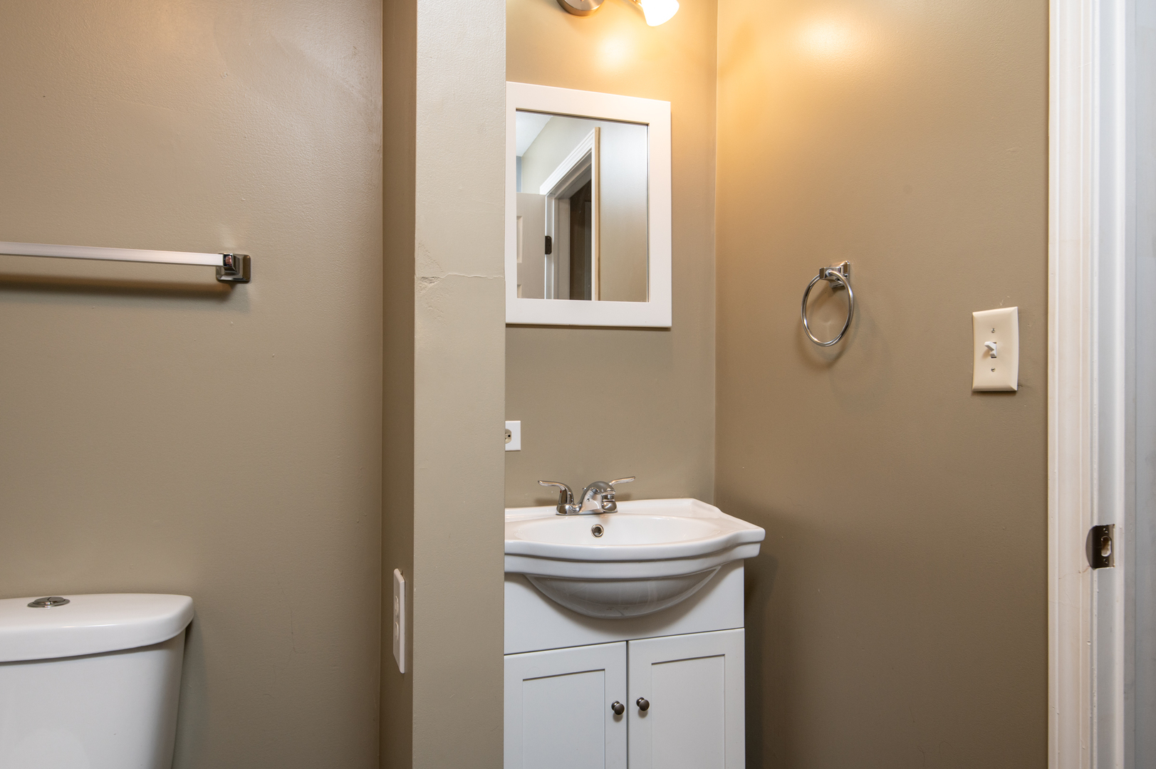 9518 S 89th Avenue, Palos Hills, IL 60465