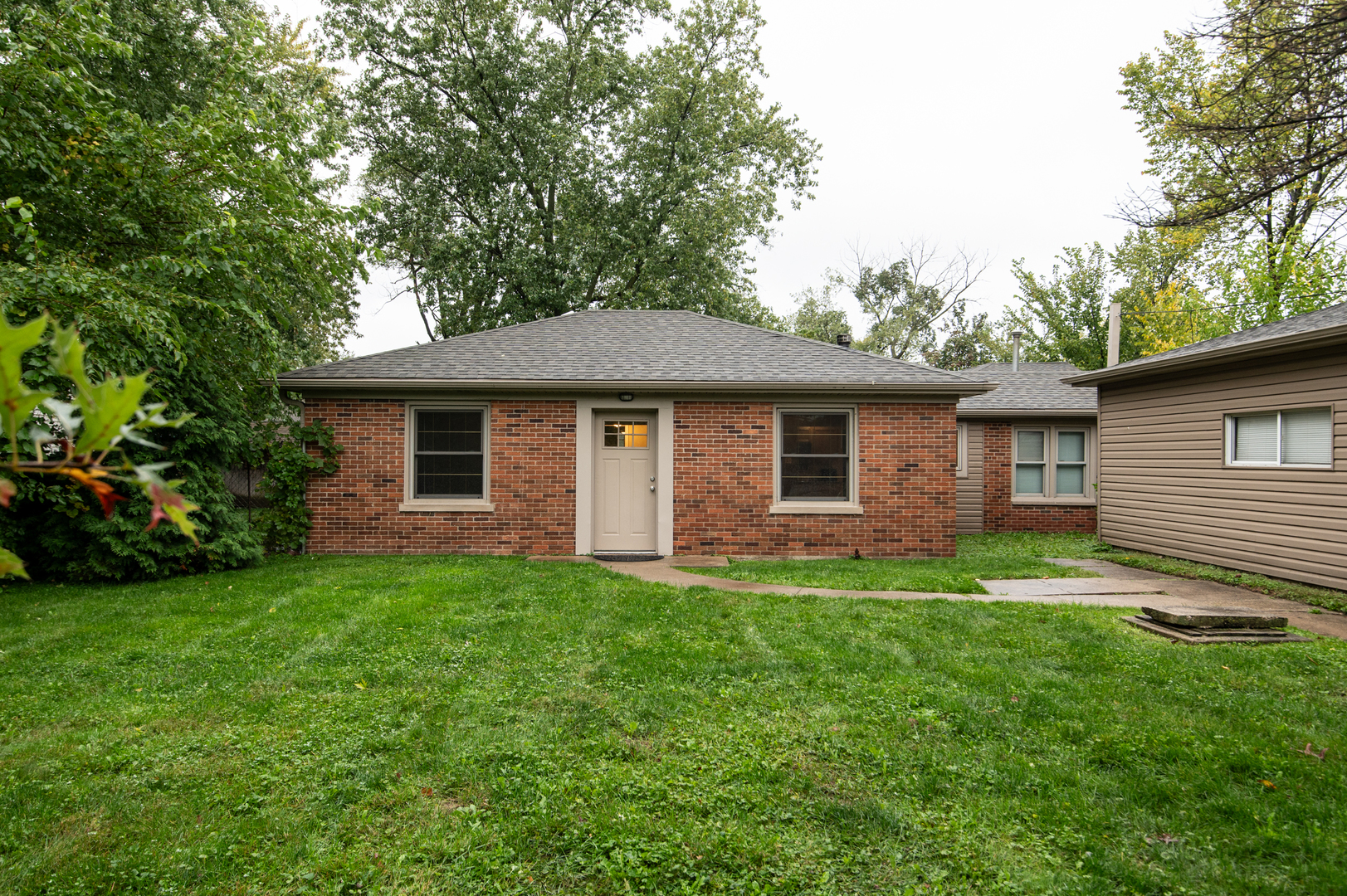 9518 S 89th Avenue, Palos Hills, IL 60465