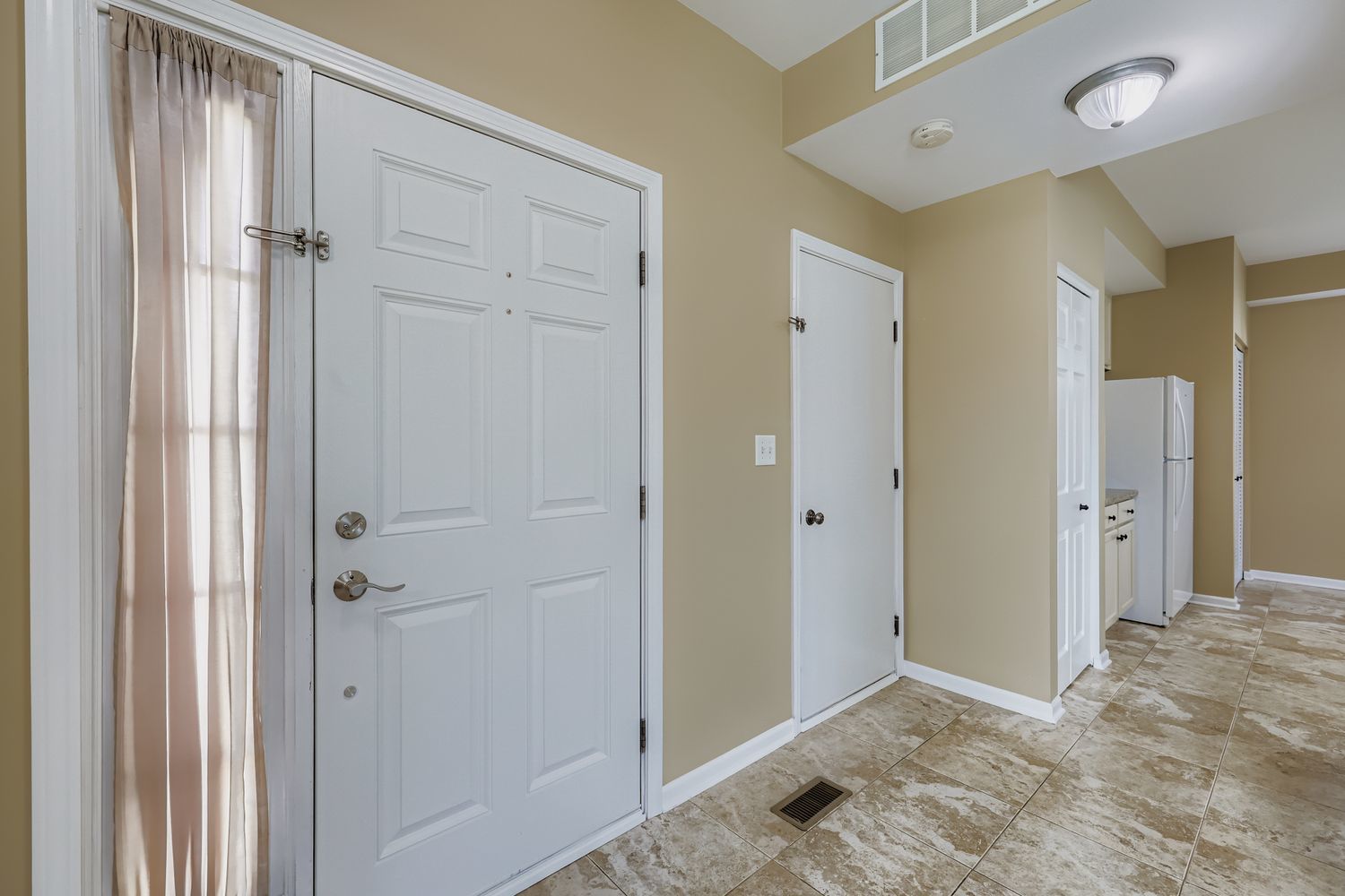 323 W Norwell Lane, Round Lake, IL 60073