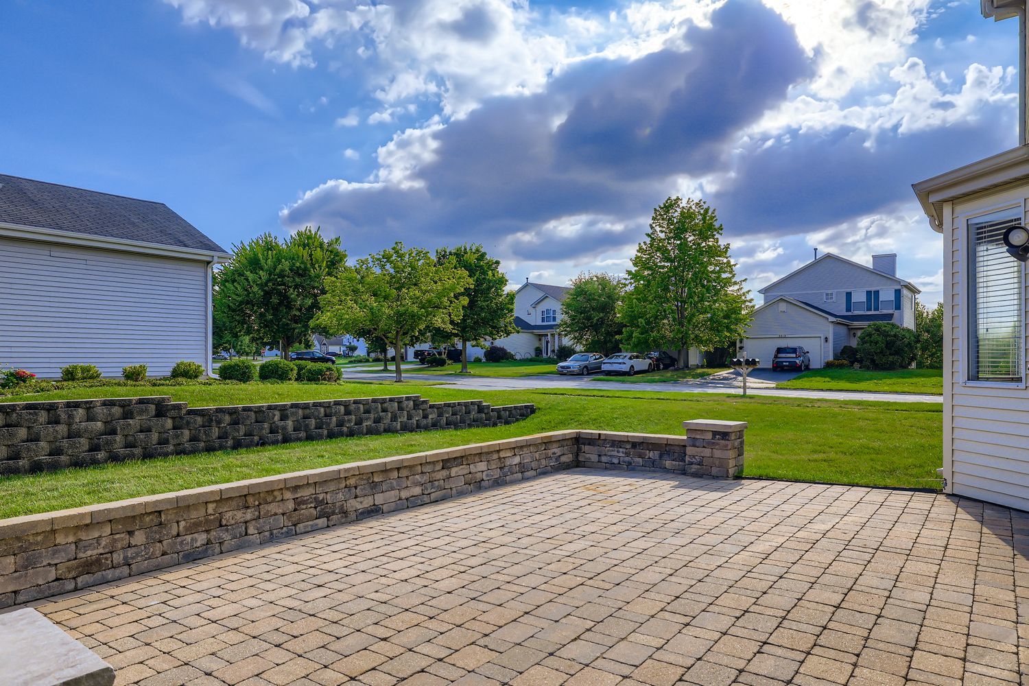323 W Norwell Lane, Round Lake, IL 60073