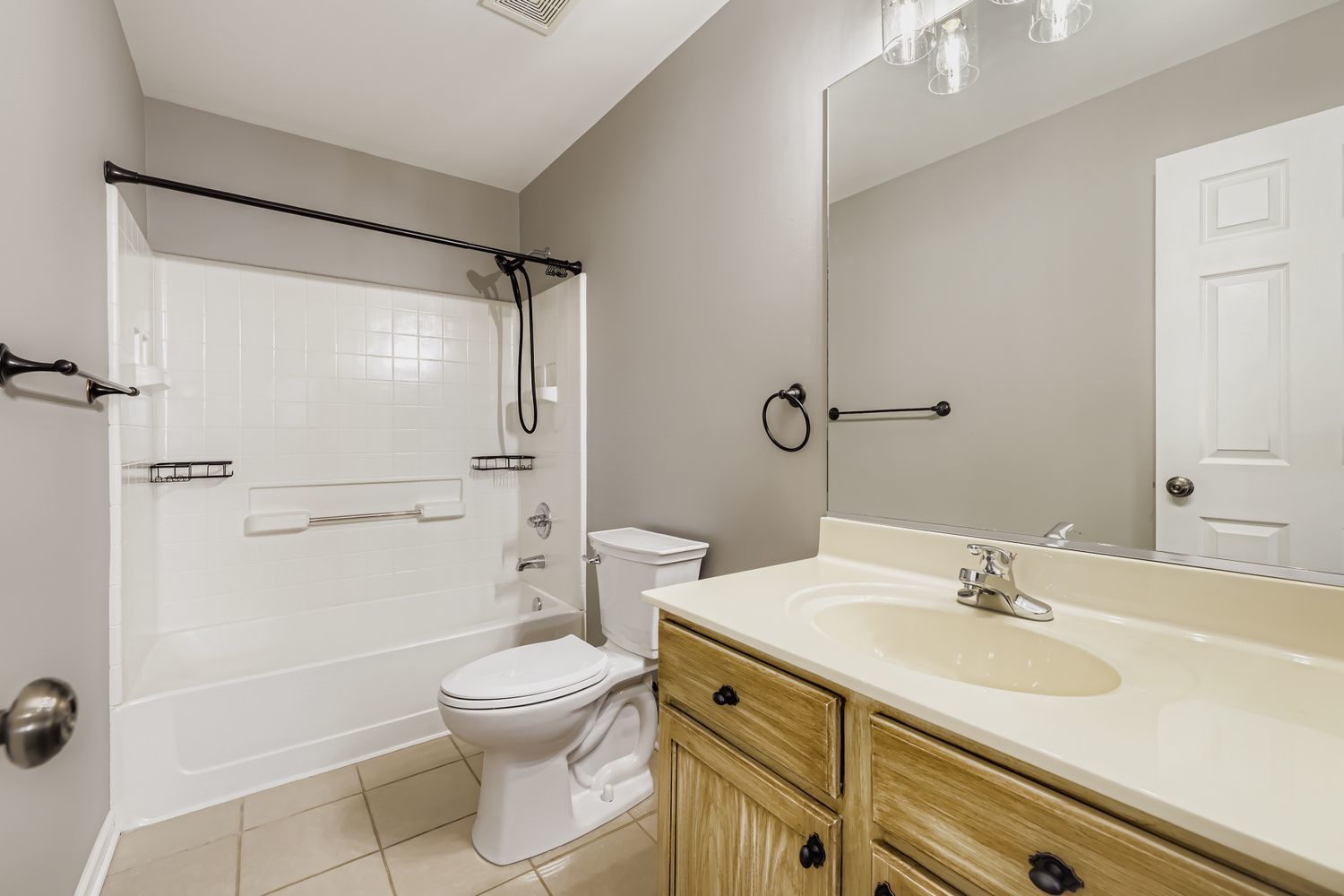 323 W Norwell Lane, Round Lake, IL 60073