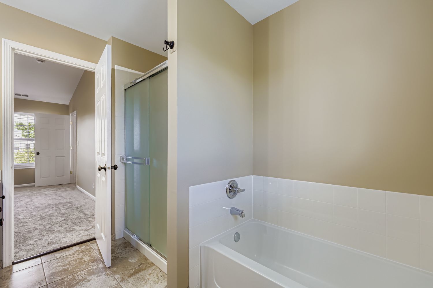 323 W Norwell Lane, Round Lake, IL 60073